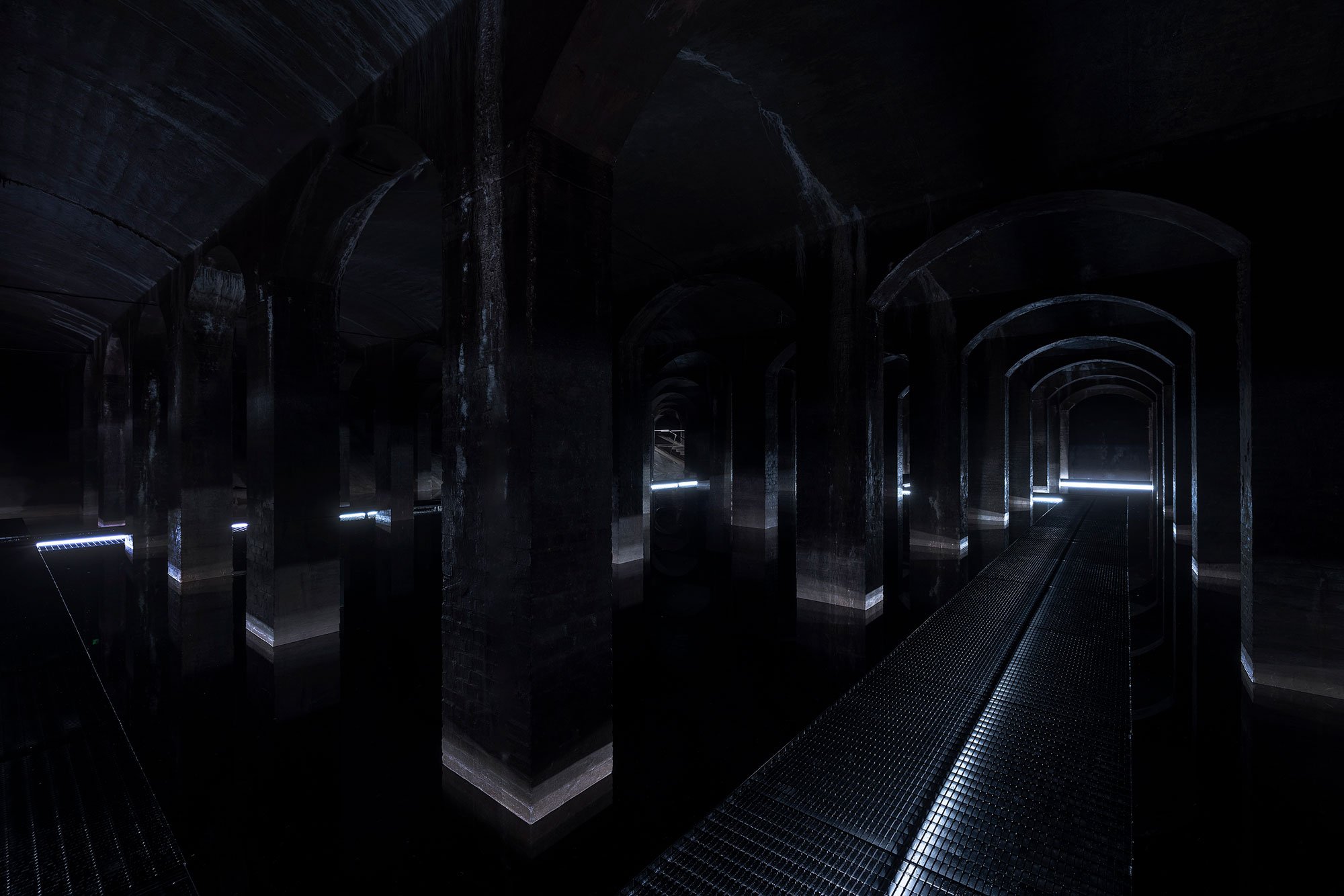 <i>Start Again The Lament </i>af Taryn Simon i Cisternerne 2024. Foto: Torben Eskerod