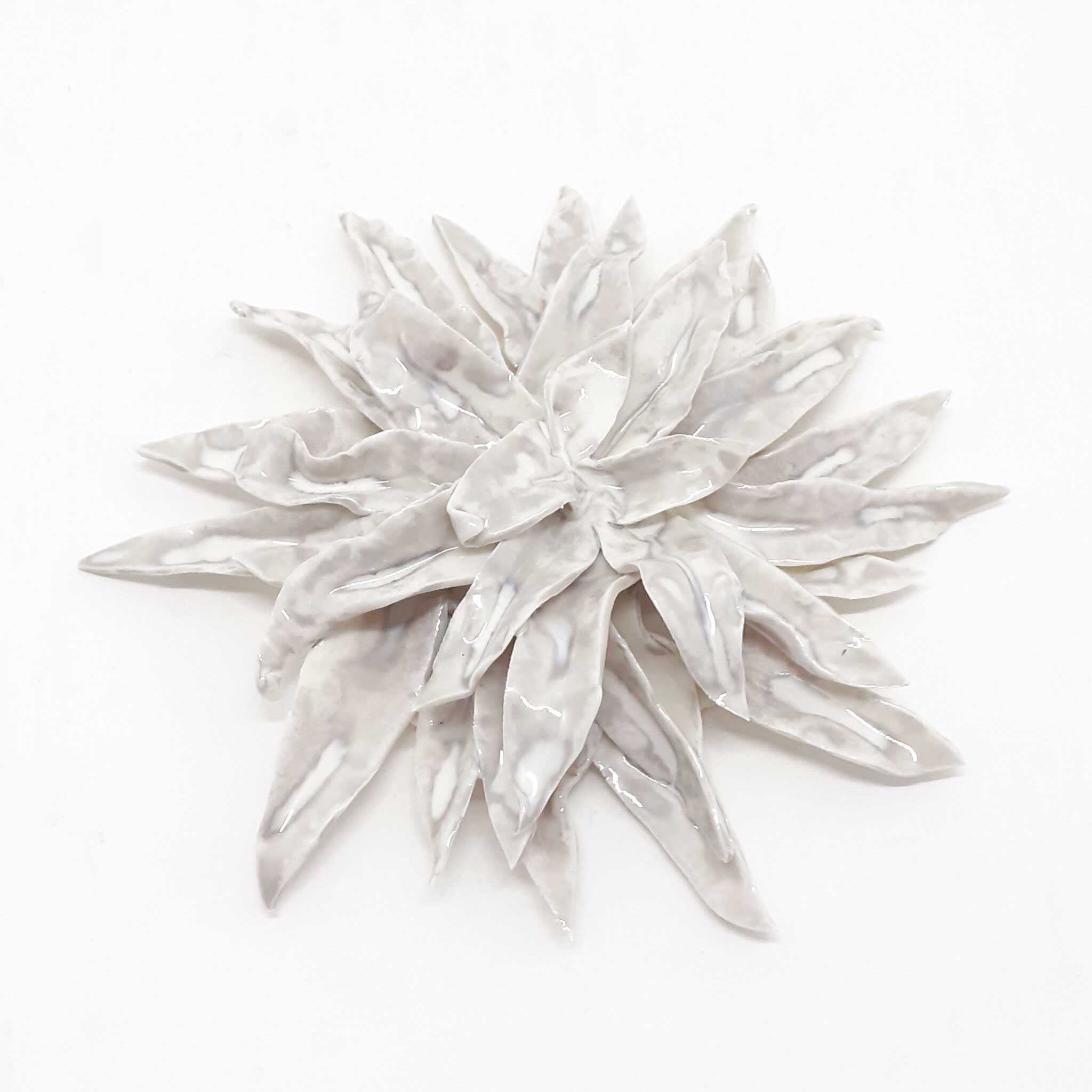 Vibeke Nielsen, Porcelæns blomst, Kan købes hos CLAY Keramikmuseet i Middelfart