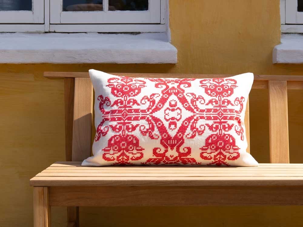 Marie Krøyer pude, Broderi kit, kan købes hos Skagens Kunstmuseum