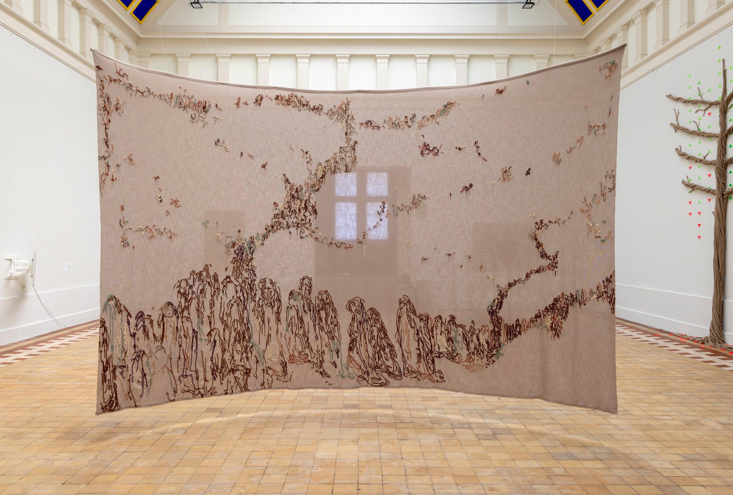 Signe Maria Friis, <i>Her skulle de gå nu</i>, Broderi, 2024. Foto: Malle Madsen