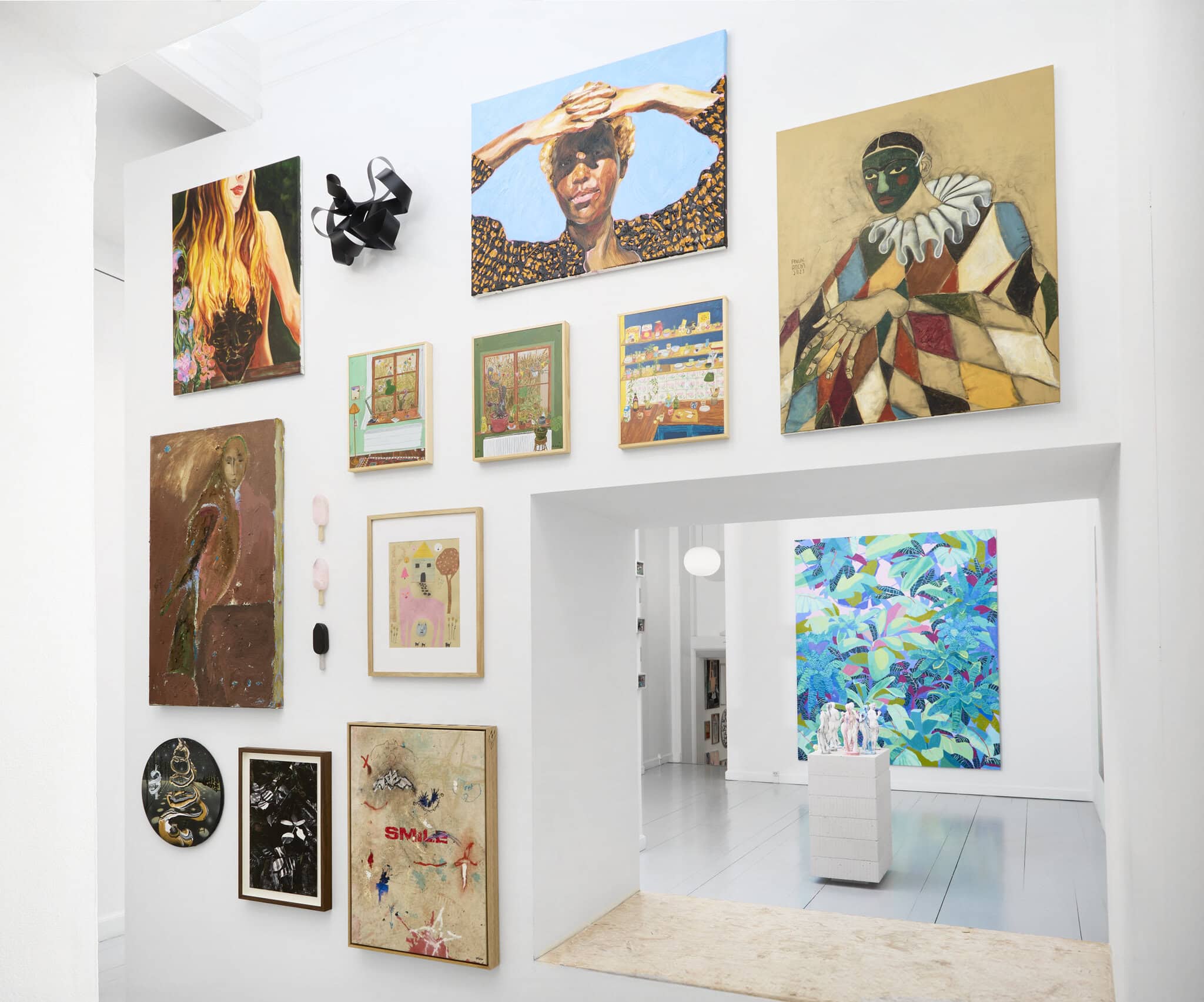 Galleri Christoffer Egelund, installationsview fra <i>XMAS’24</i>. Foto: Galleri Christoffer Egelund