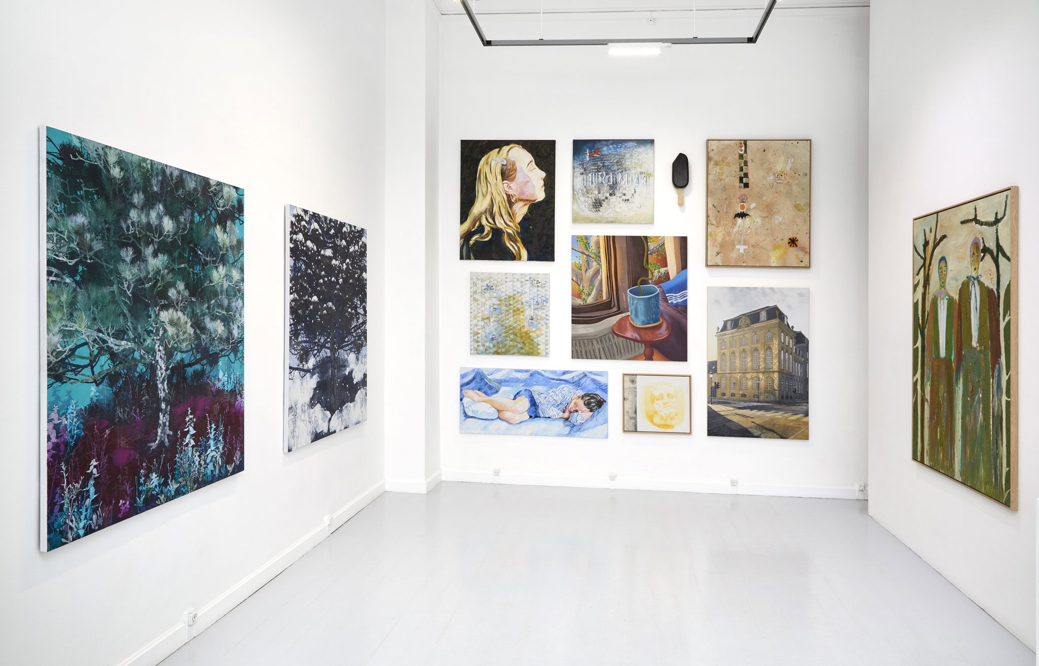 Galleri Christoffer Egelund, installationsview fra <i>XMAS’24</i>. Foto: Galleri Christoffer Egelund