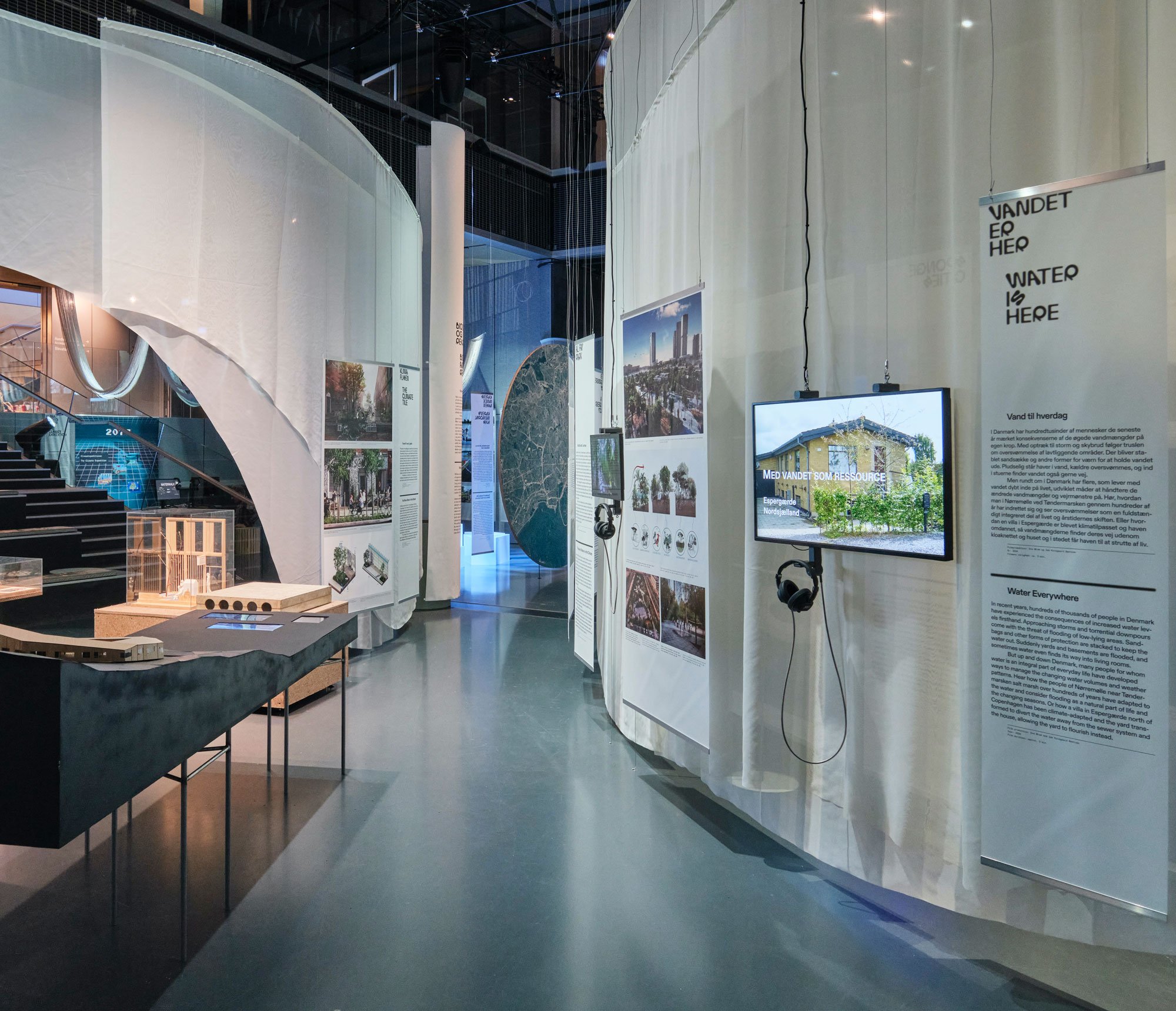 Dansk Arkitektur Center, udstilling, Vandet kommer. Foto: Anders Sune Berg.