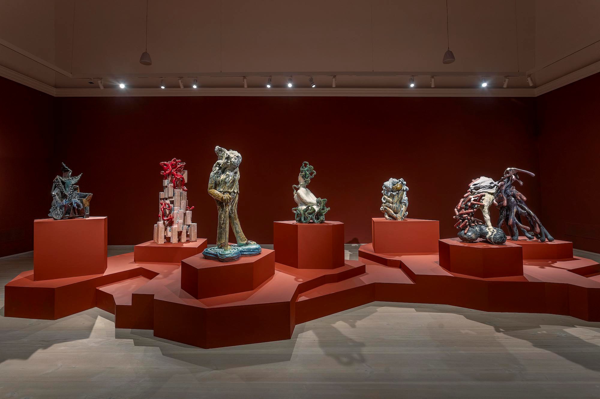 Installationsfoto. Louise Hindsgavl, <i>GENSKABT</i>, 2024. Foto: Lars Gundersen.