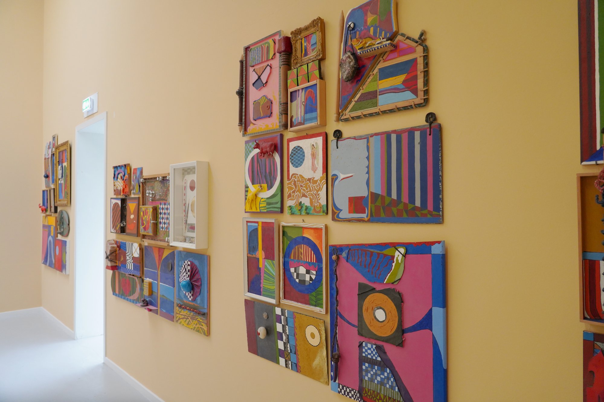 <i>De skøre, de skæve og de virk’li sjove</i>, udstillingsfoto, 2025. Foto: JANUS.