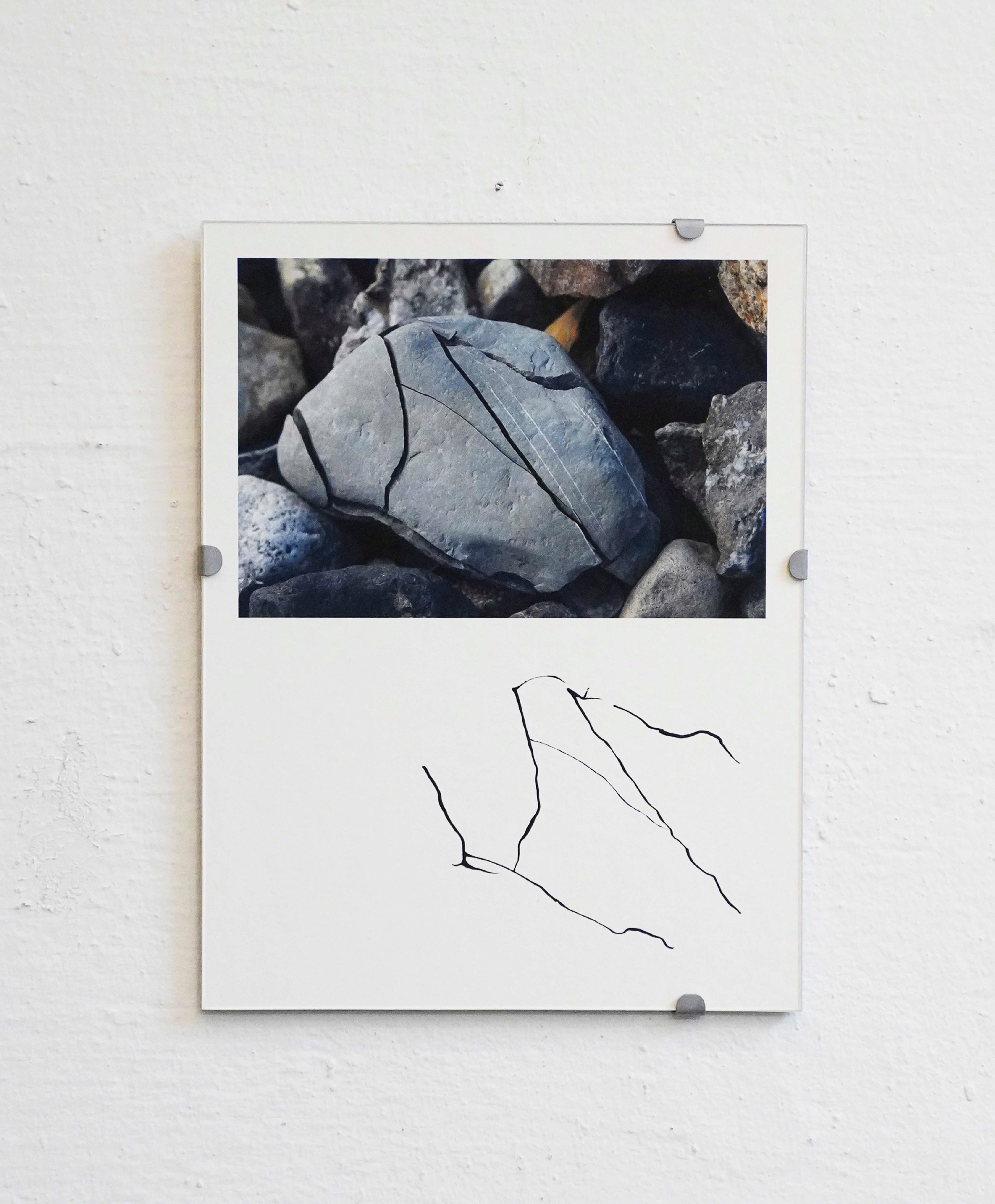 <br /><em>Sprængt alfabet (Nr. 1)</em>, blæktegning på fotoprint i håndlavet ramme af aluminium og stål. Del af en serie på 14 værker. Foto: Rikke Ehlers Nilsson.