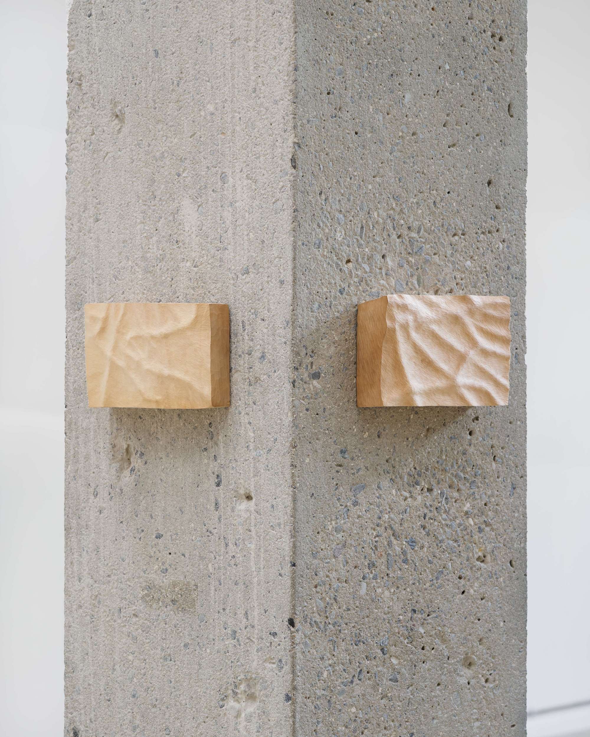 Beth Collar, Vascular Panel I-IV, 2021. Detalje fra gruppeudstillingen 9-5, 5-9 i Room Room, København, 2025. Foto: Brian Kure.