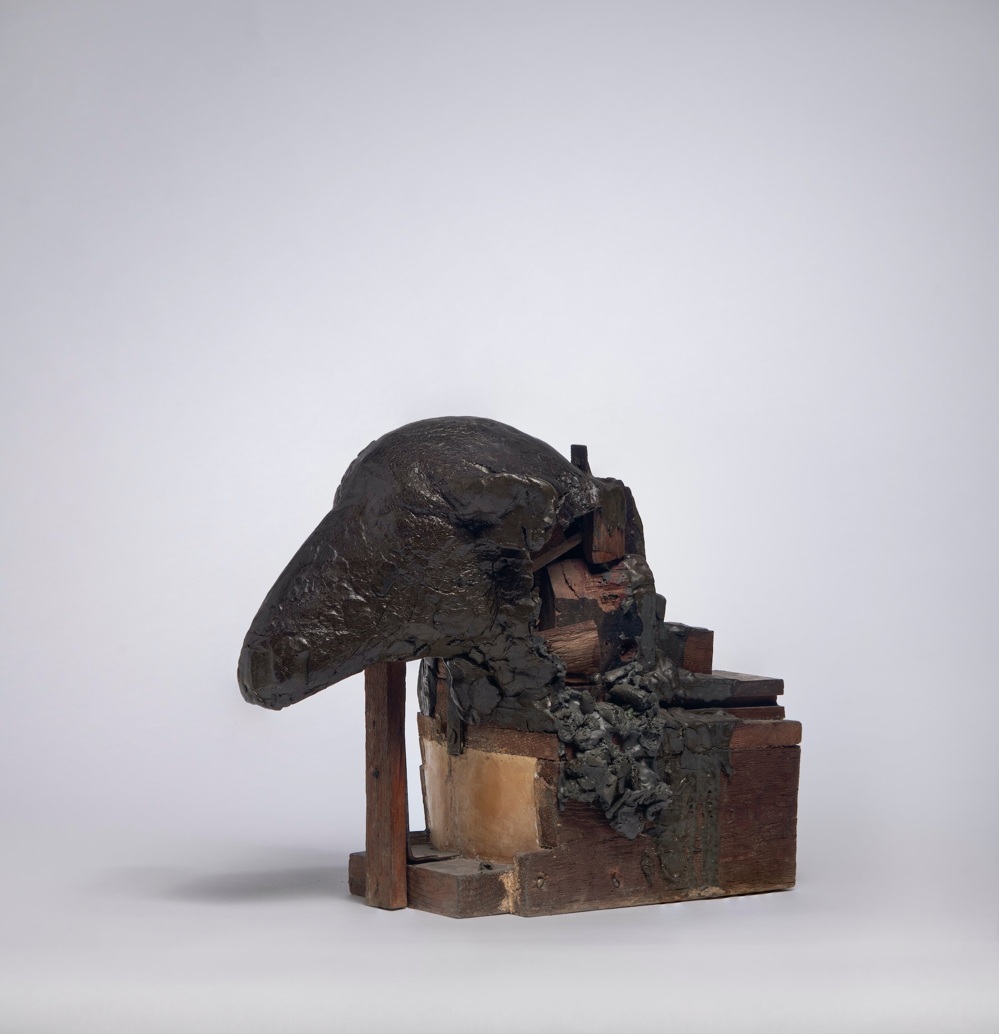 Fårehoved, 1947. Plastelina og træ, 34 x 23 x 39 cm. Foto: Lars Bay