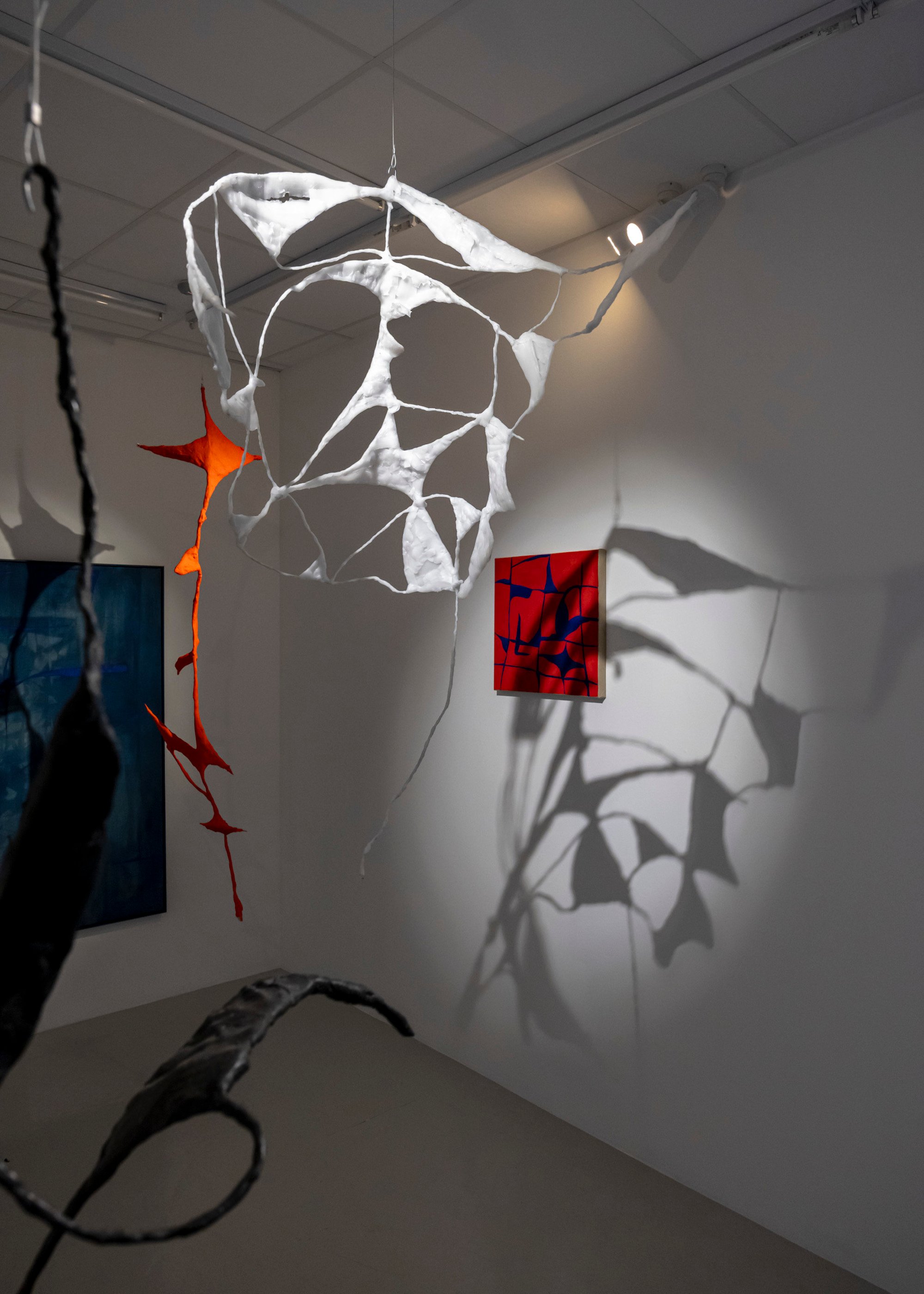 Mathias Malling Mortensen, Untitled, 2025, sculpture installation, mixed media, sound by Simon Dokkedal. Foto: Malle Madsen