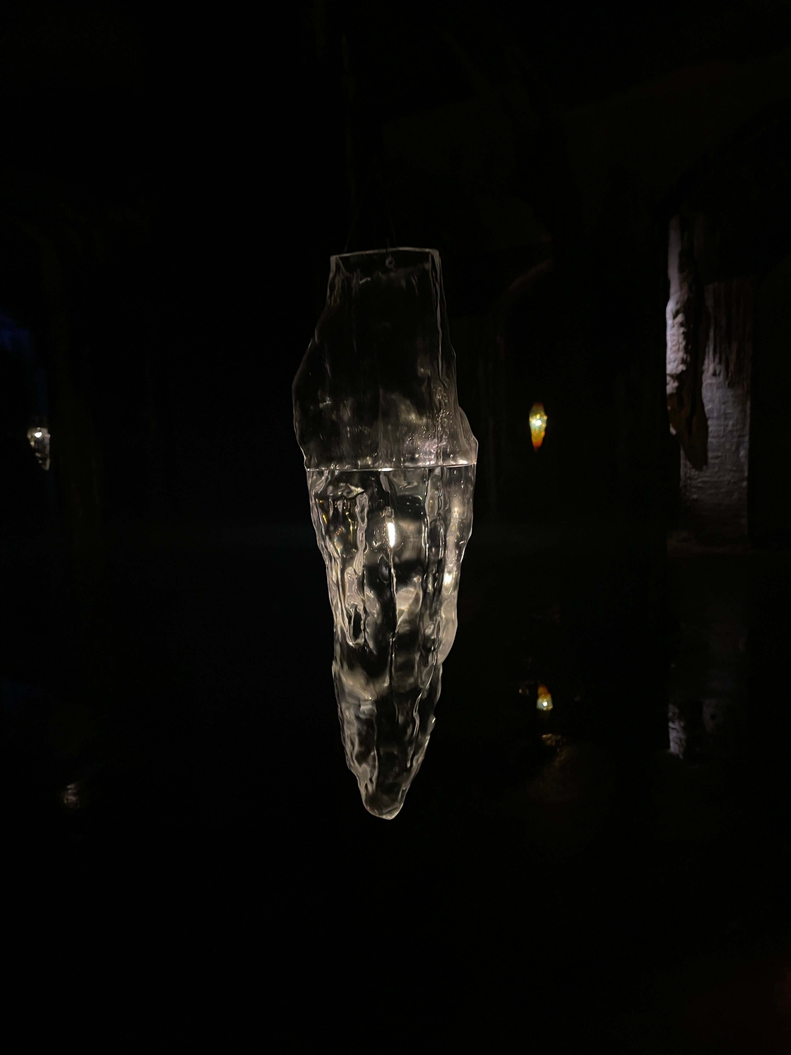 Et af de mange skulpturelle elementer i <i>Psychosphere</i> i Cisternerne. Foto: Esther-Marie Beyer Carlsson.