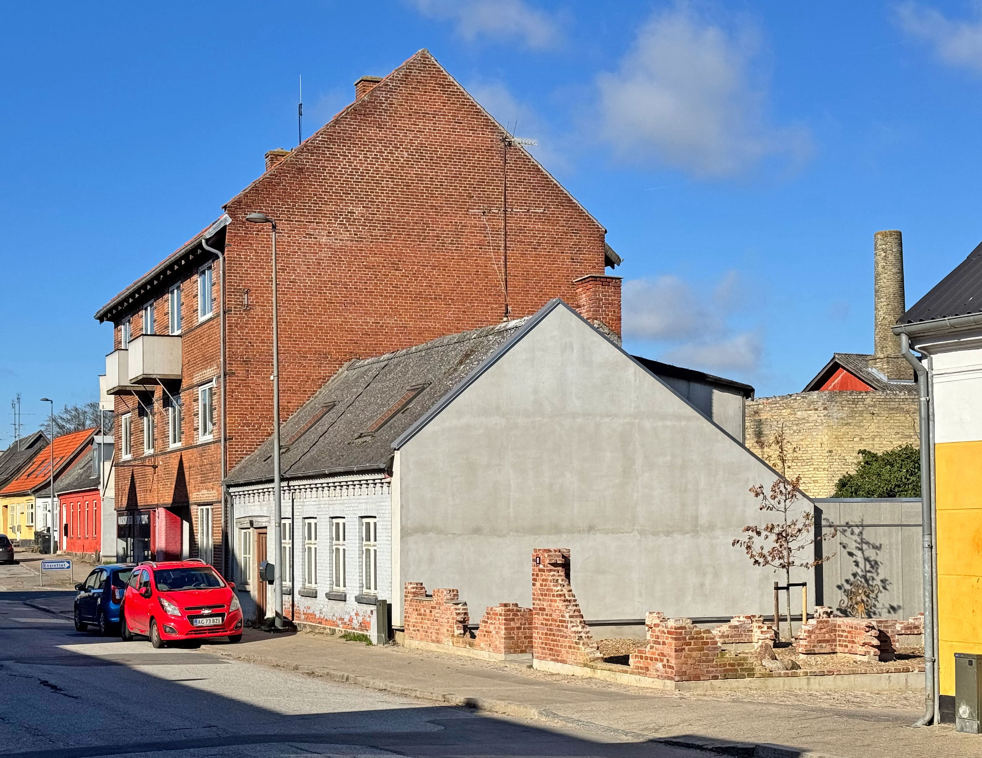 Søren Lose: <i><a href="https://artmatter.dk/journal/soeren-lose-har-bygget-en-ny-ruin-i-sakskoebing">Nr. 18</a></i>. Foto: Jan Falk Borup.