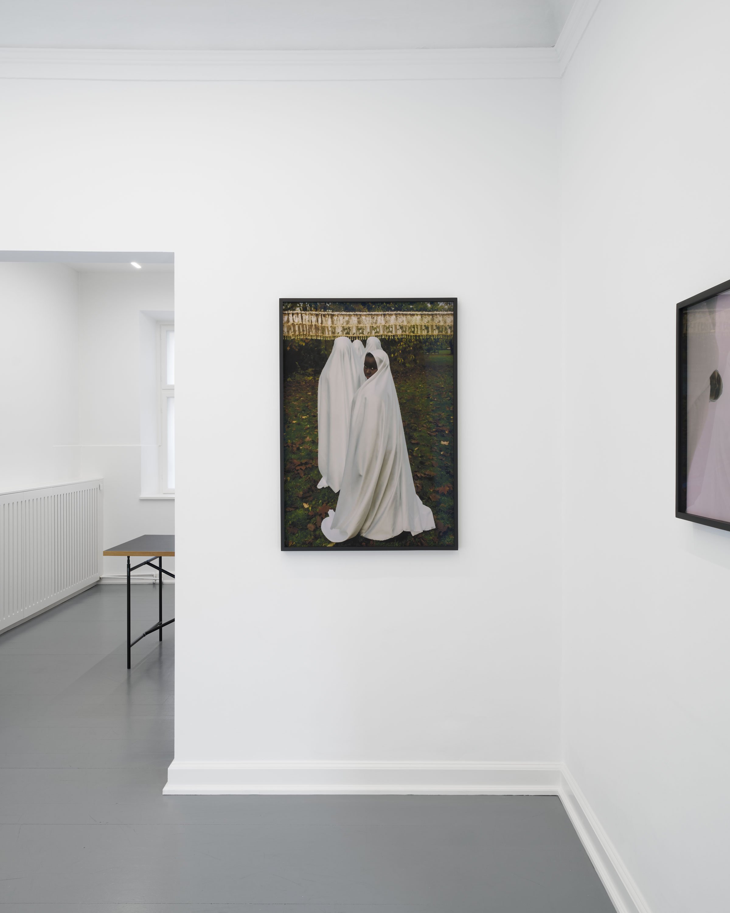 Udstillingsview fra <i>We Will Meet Again in Paradise</i> hos NILS STÆRK i Holbergsgade. Foto: Brian Kure