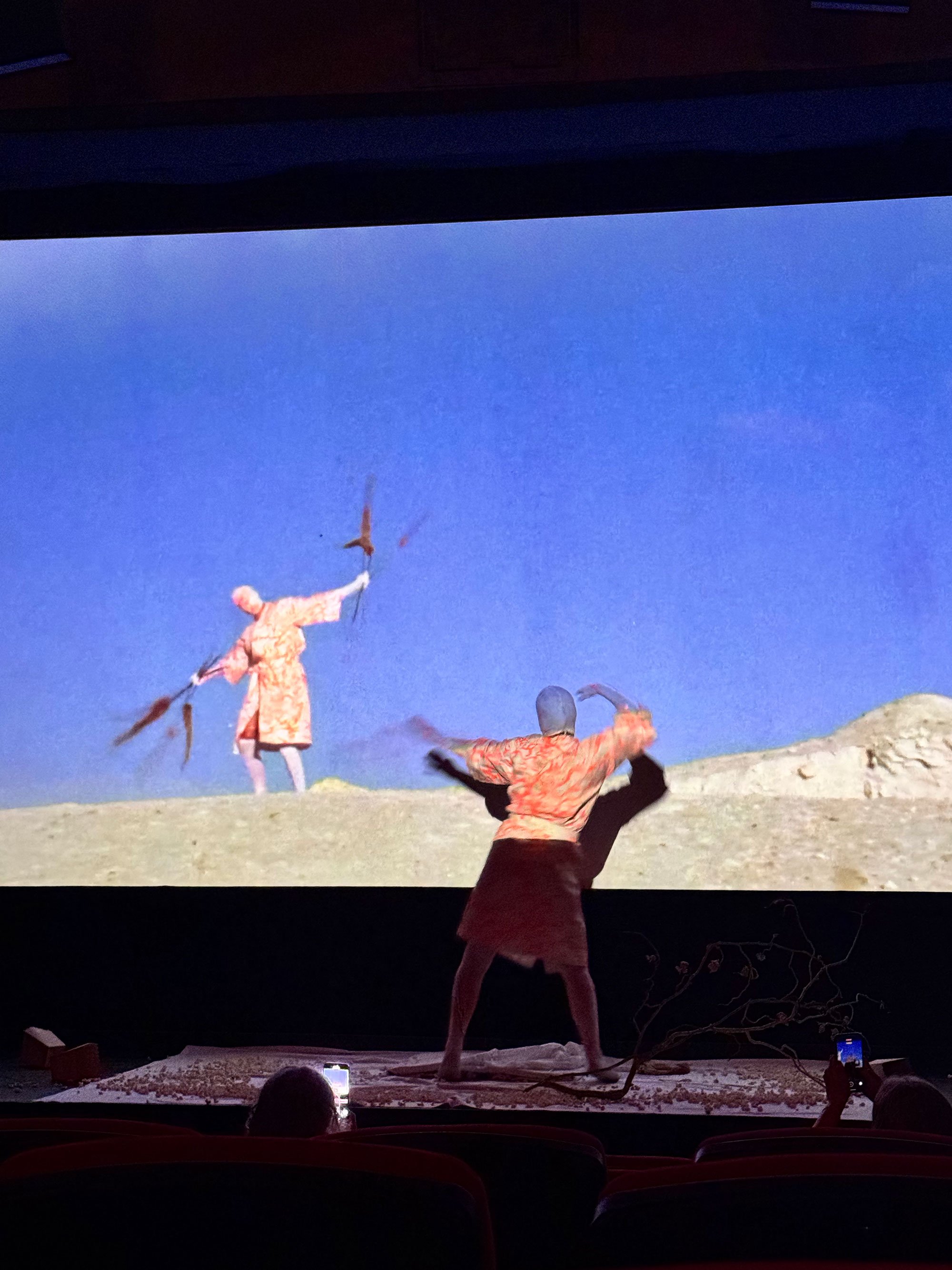 Performance og talk: <i>ATONAN DANCING</i> i FOYERcontemporary med Bartek Arobal. Foto: Jan Falk Borup