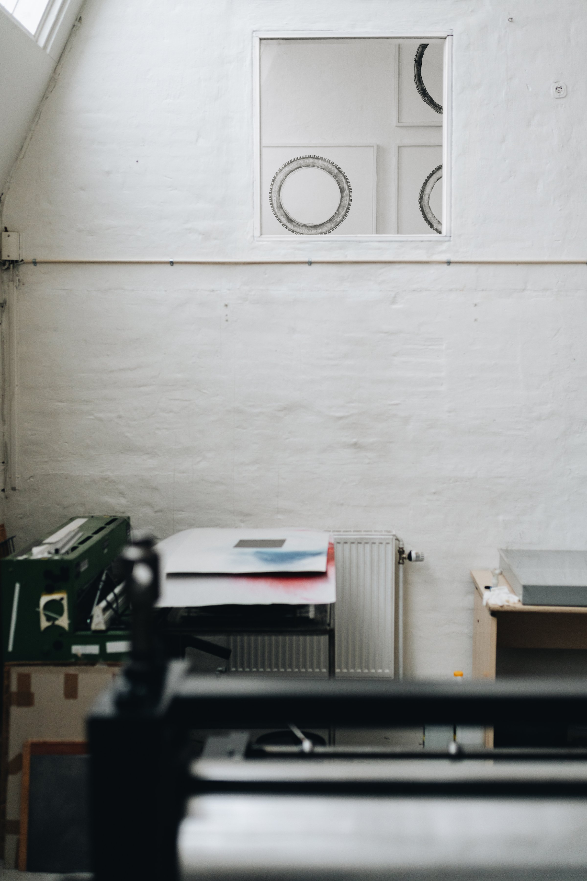 Installationsfotos af Kaare Golles udstilling 'Fossils' i Ole Vinter Room.
Fotograf: Filip Gielda