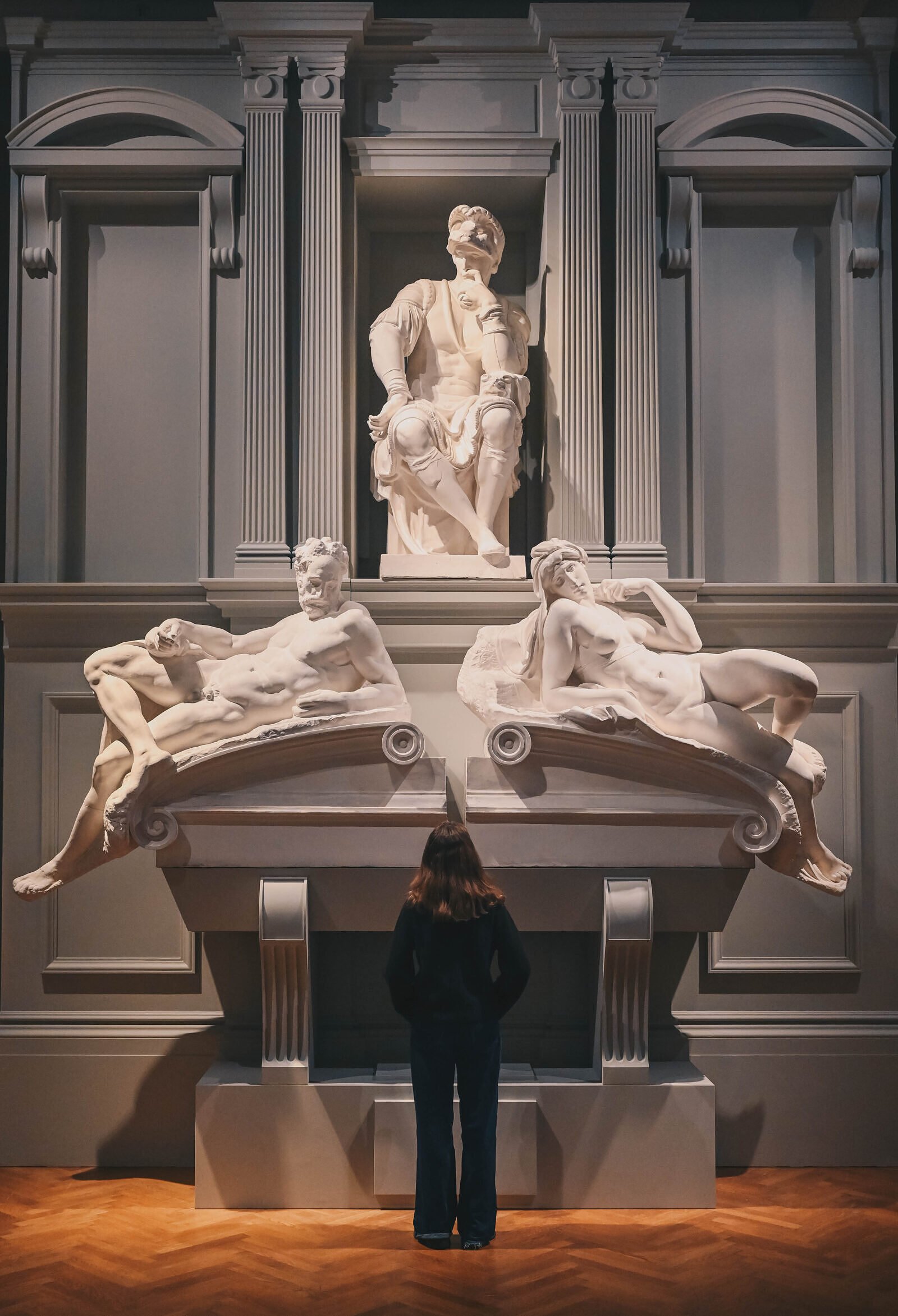 Gipsafstøbning efter Michelangelo Buonarroti, Morgen (Aurora). Original ca. 1525-26,
afstøbning 1897. Den Kgl. Afstøbningssamling, SMK.
Gipsafstøbning efter Michelangelo Buonarroti, Aften (Crepuscolo). Original ca. 1525-26, afstøbning 1897. Den Kgl. Afstøbningssamling, SMK. 
Gipsafstøbning efter Michelangelo Buonarroti, Lorenzo de’Medici, Hertug af Urbino. Original ca. 1525-26, afstøbning 1897. Den Kgl. Afstøbningssamling, SMK. 