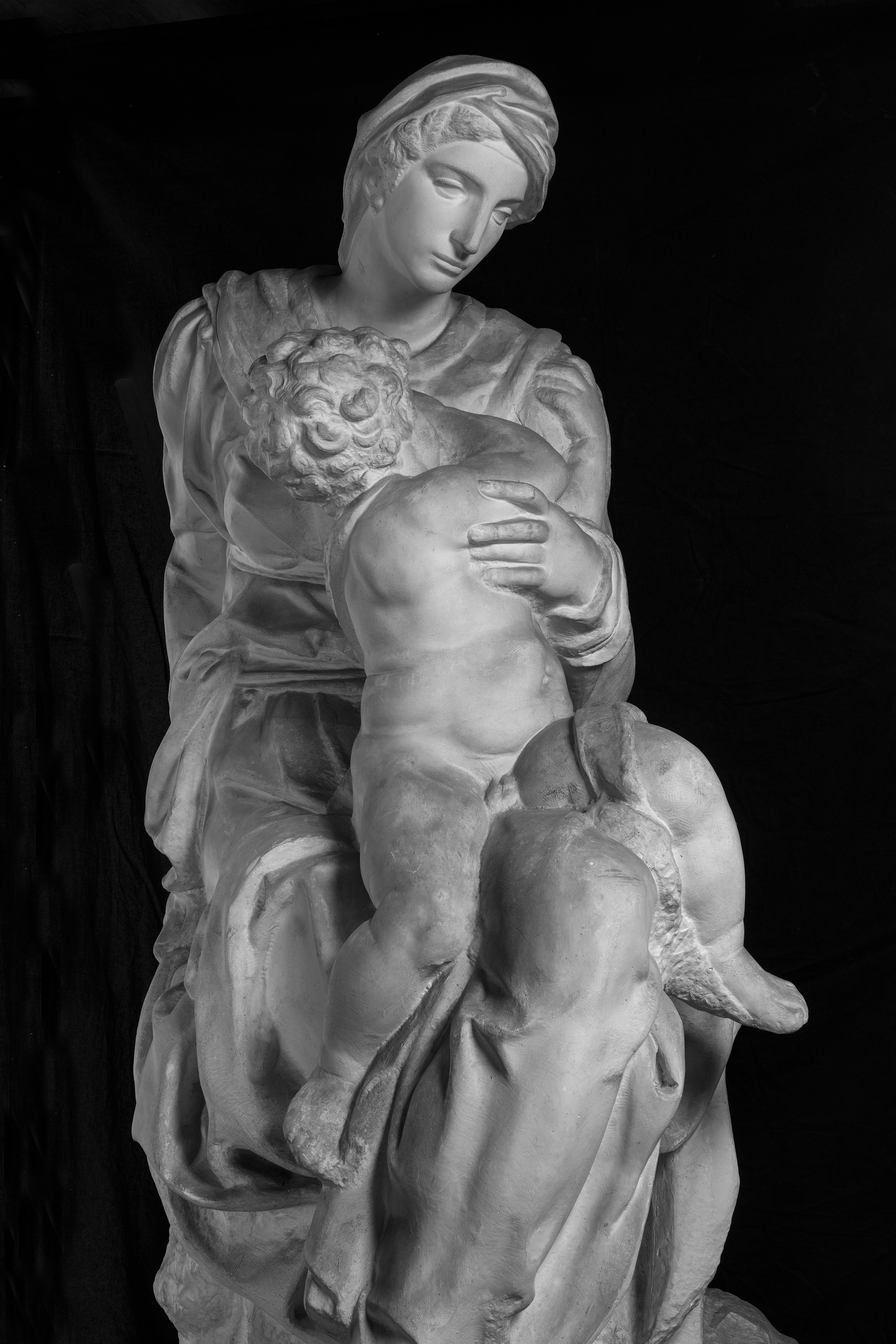 Gipsafstøbning efter Michelangelo Buonarroti, Jomfru Maria med barnet, ’Medici-Madonna’, original 1526-31, afstøbning 1897. Den Kgl. Afstøbningssamling, SMK Foto: SMK