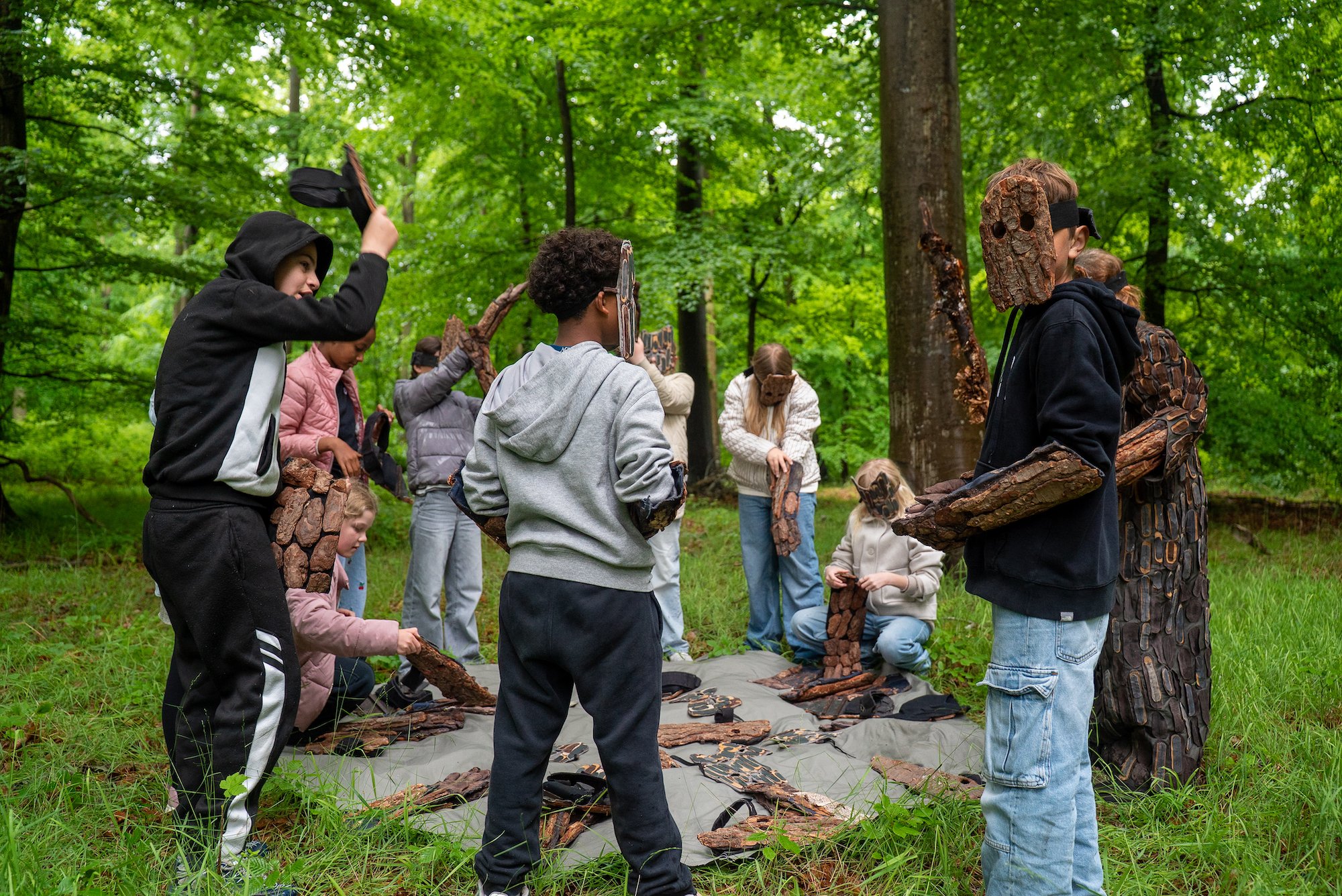 En sanselig oplevelse i Mysseskoven med kunstner Marika Seidler.