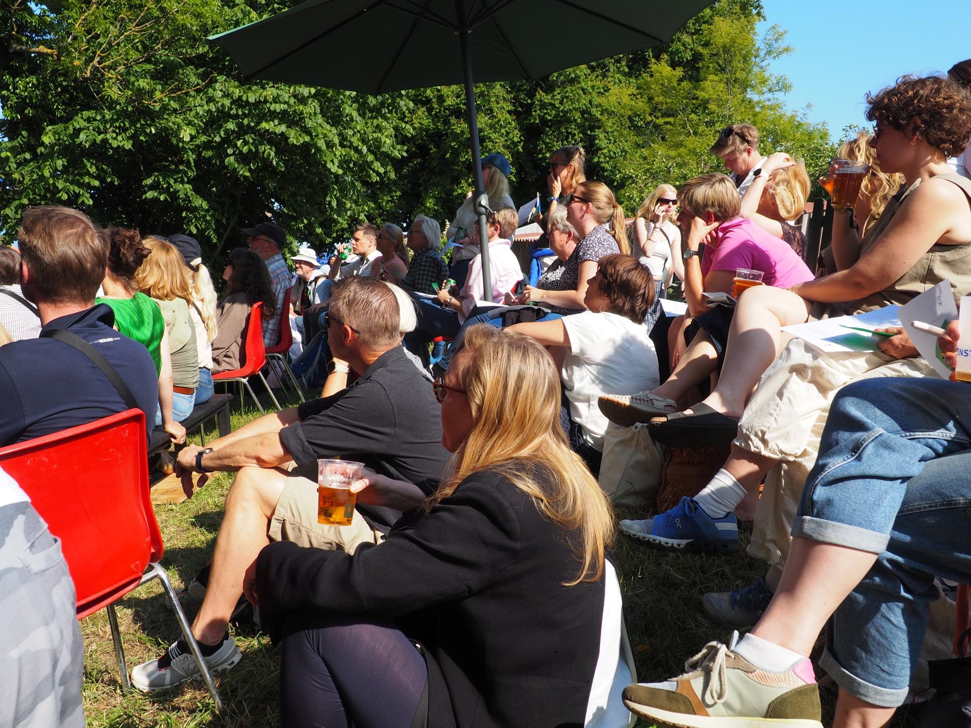 Der var fuldt fremmøde til de to talks på ArtPolitico & Galler Galschiøts scene. Foto: Lærke Kartvedt.