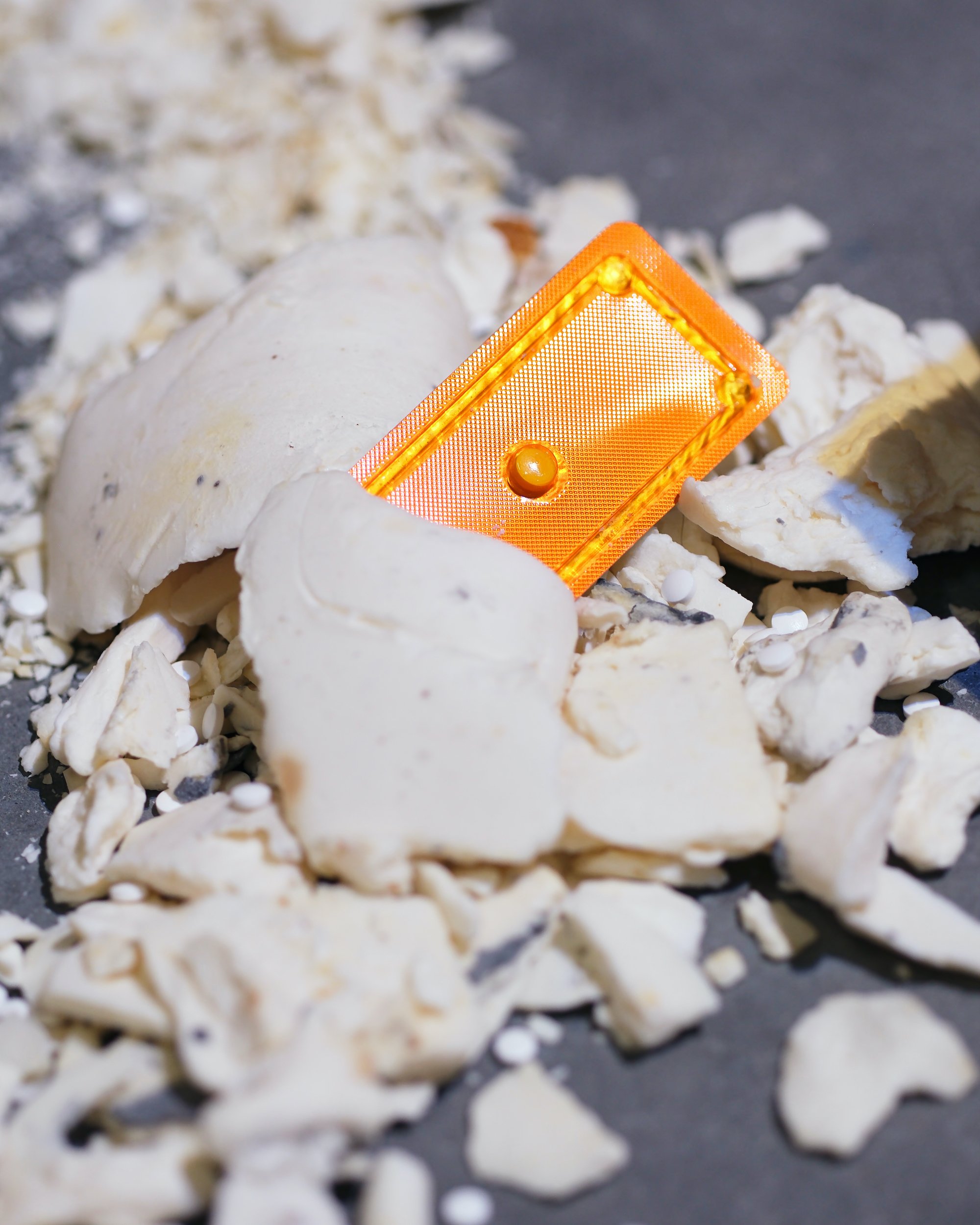 Detalje. Hannah Heilmann: <i>Estrous.life</i>, 2015/2025. <i>Frugtbar</i>, Vejle Kunstmuseum, 2025. Foto: Davy Denke, Rytter & Denke