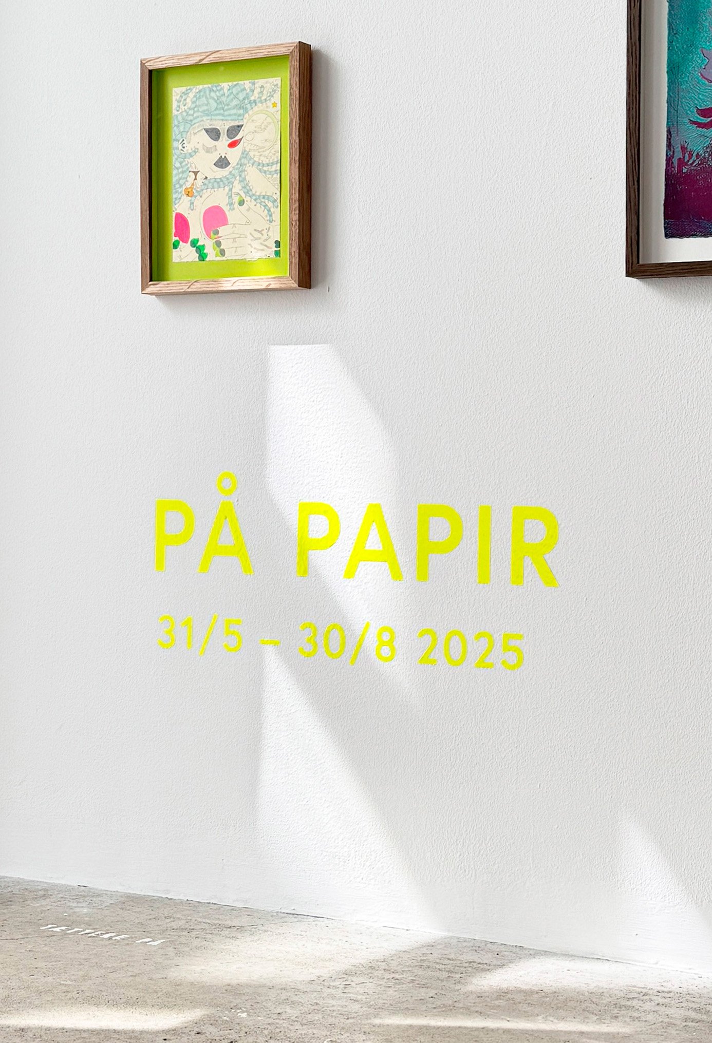 Heather Benjamin, Uden titel (Kvinde), 2025, tusch og blyant på papir, 20,5 x 15,5 cm.