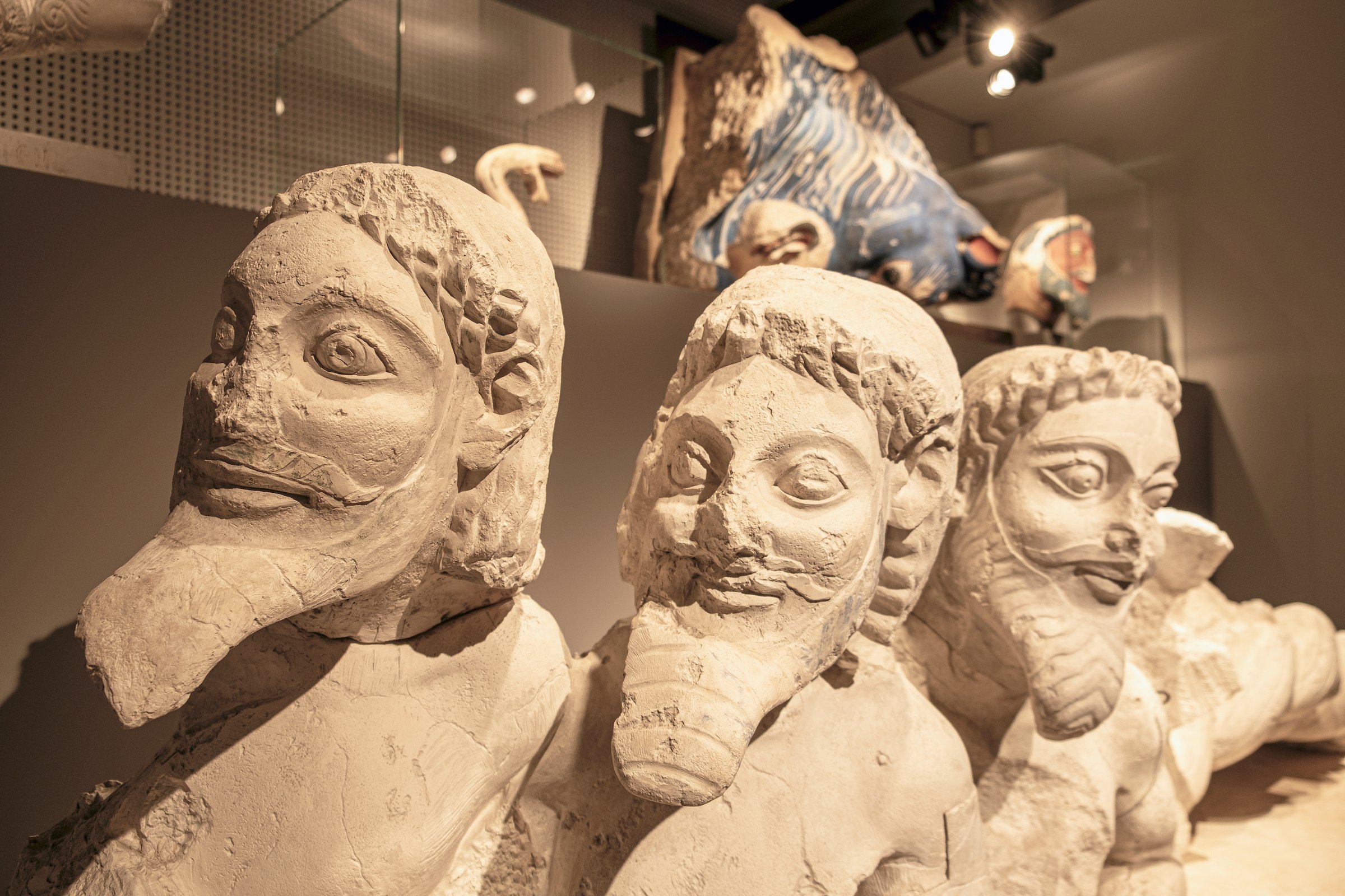 Installationsfoto fra udstillingen <i>At forme liv/Sculpting Lives</i>. Foto: Bjørn Koch Klausen.