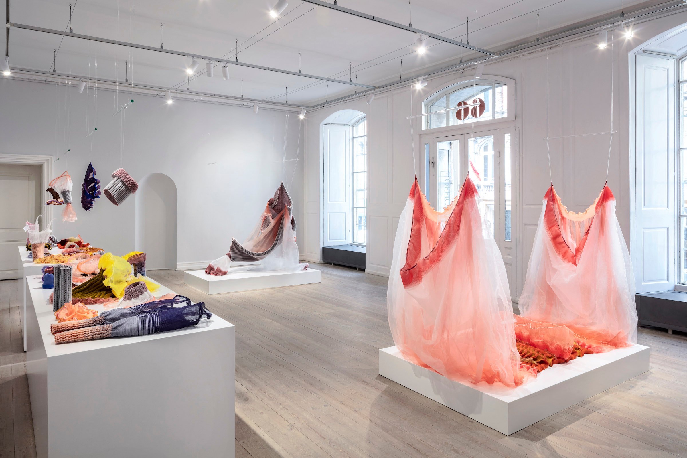 Drua Sif. Digital Echoes. Oversigtsbillede af udstillingen. Officinet 2025. Foto: Dorte Krogh.