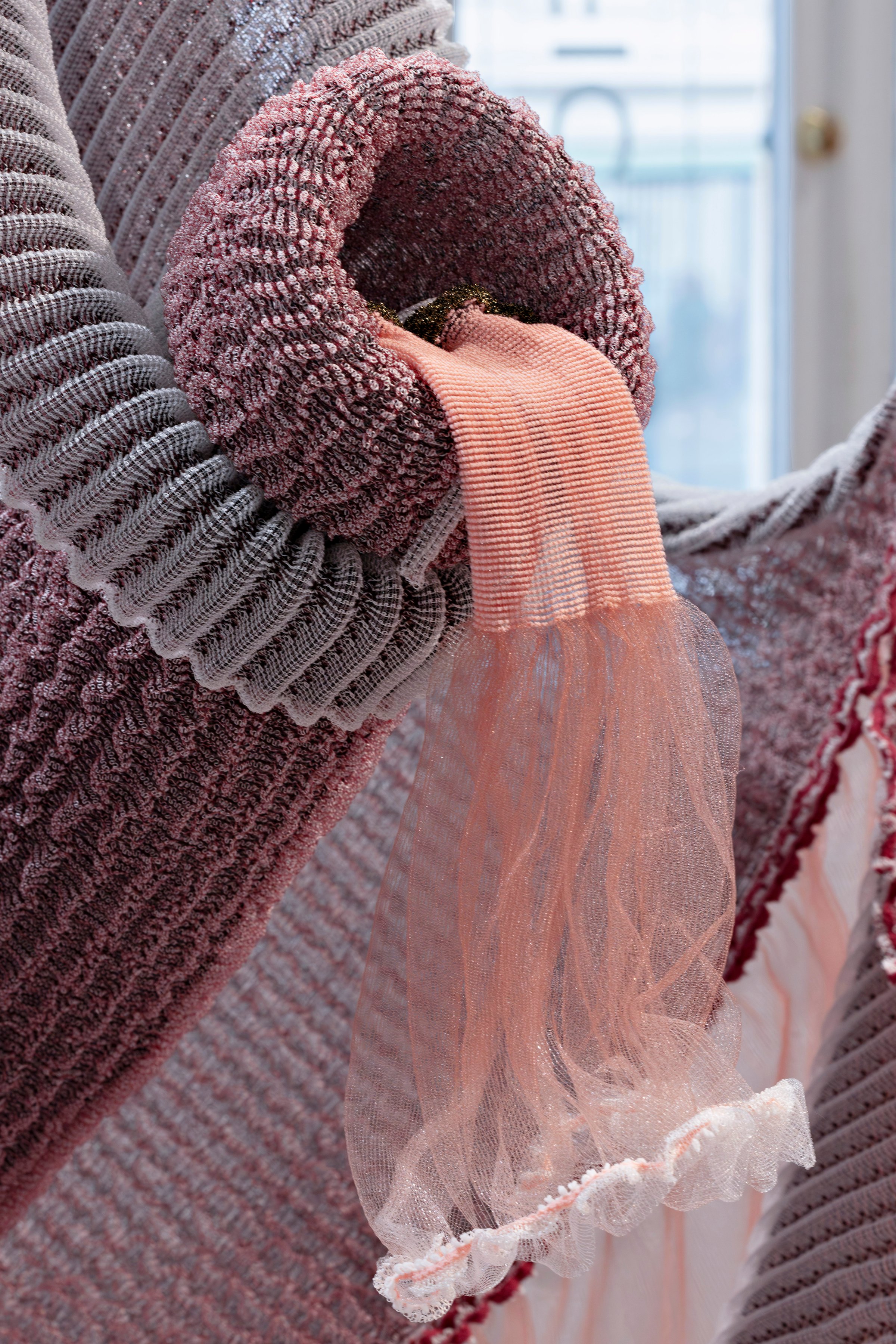 Drua Sif. Digital Echoes. Udsnit af tekstilinstallation. Officinet 2025. Foto: Dorte Krogh.