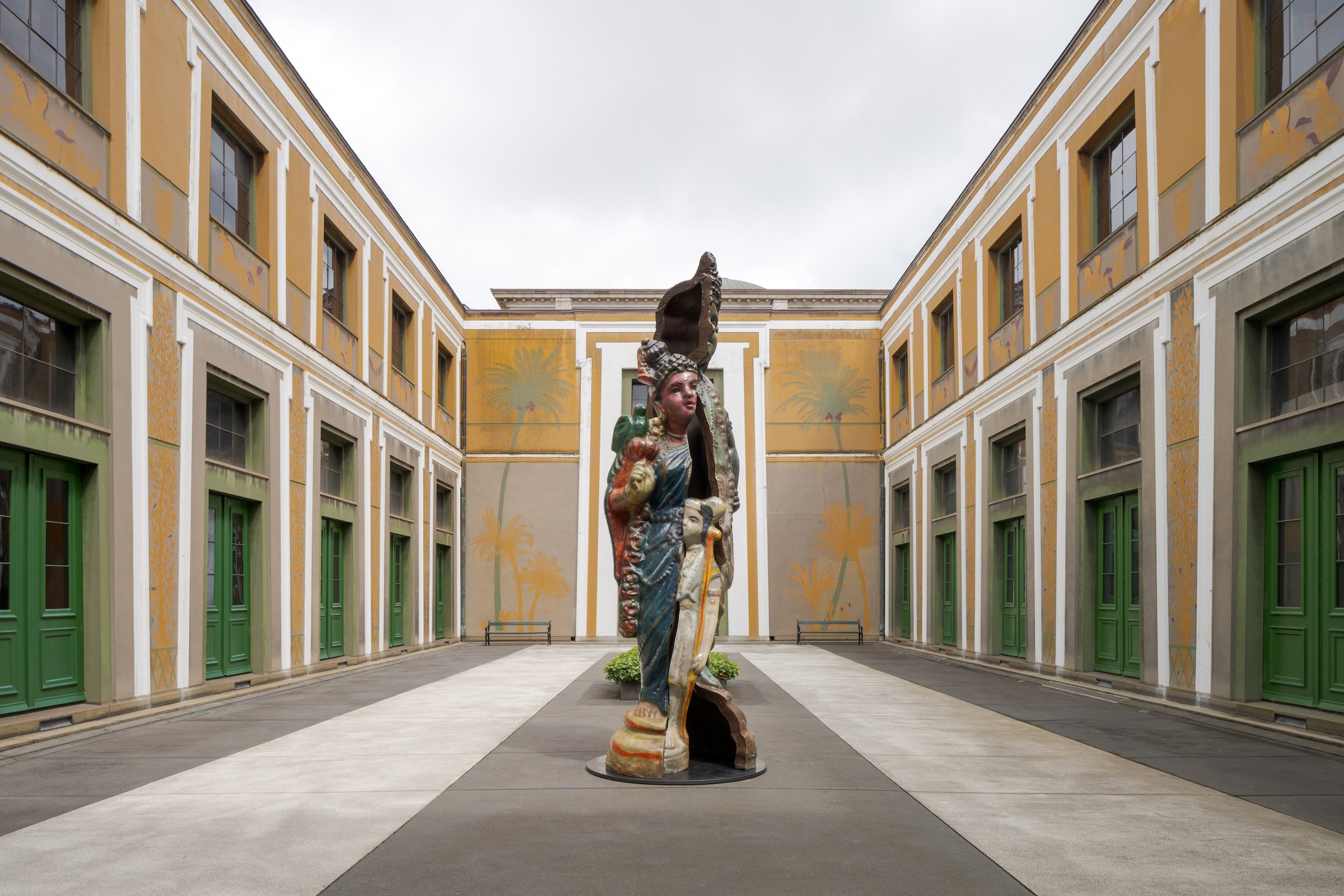 Installationfoto fra udstillingen <i>Mythologies</i>, Thorvaldsens Museum, 2025. Foto: David Stjernholm.