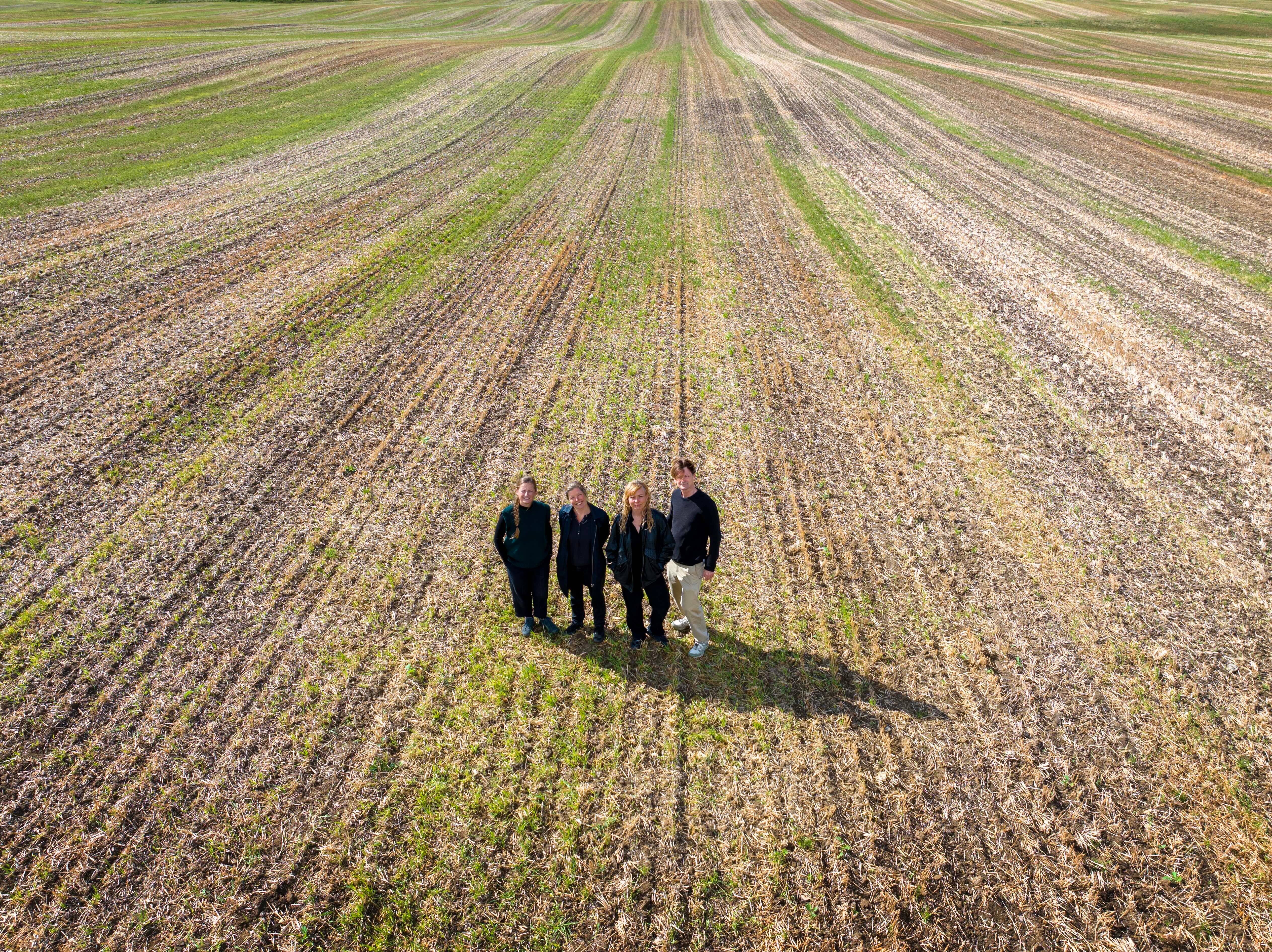 De 4 initiativtagere til <i>Podninger</i>, kunsthistoriker Gry Hedin, billedkunstner Camilla Berner, kurator og postdoc Anne Julie Arnfred og filminstruktør Sebastian Schiørring.