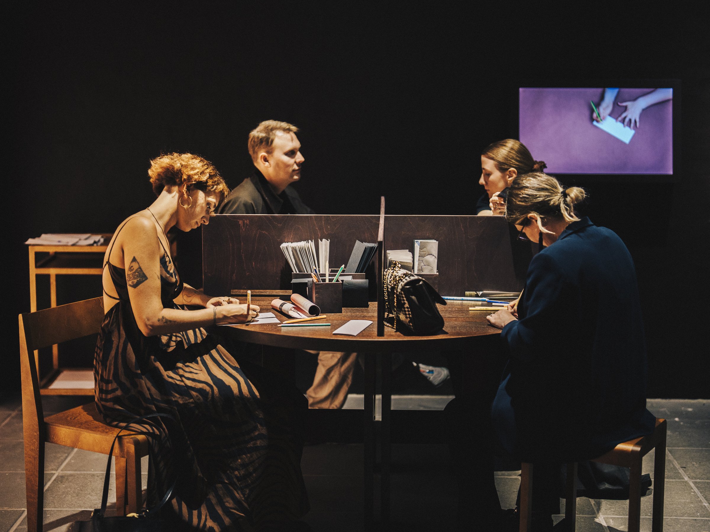 Installationsfoto, Surrealisme på papir, SMK, 2025. Foto: Vincent Winther