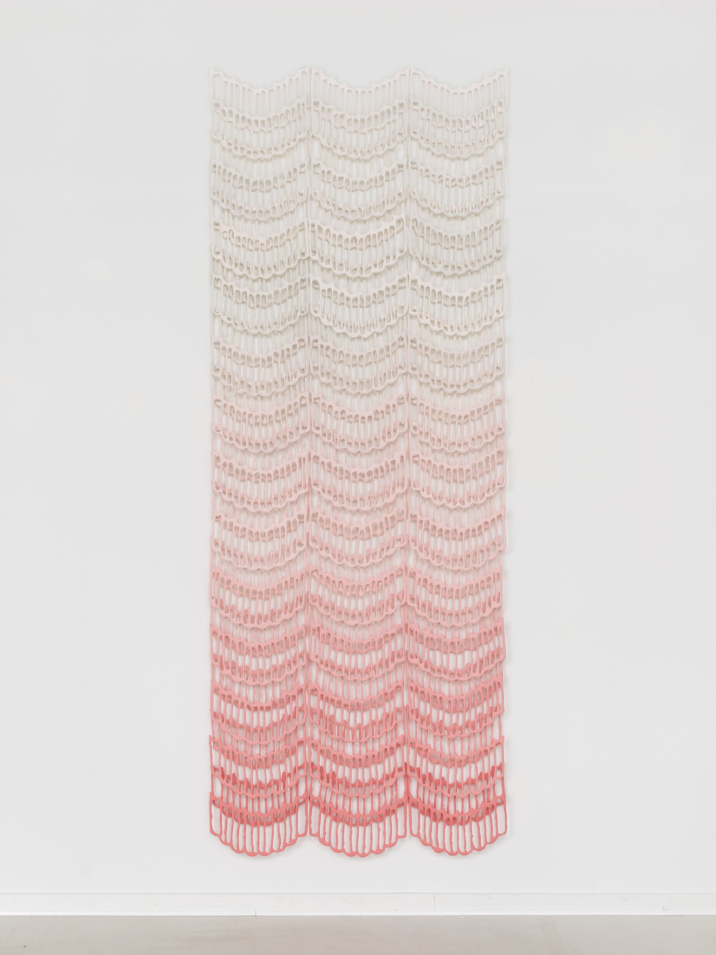 Lea Nordstrøm “Repeated pattern no 1”, Indfarvet porcelæn. Foto: Jacob Friis-Holm Nielsen