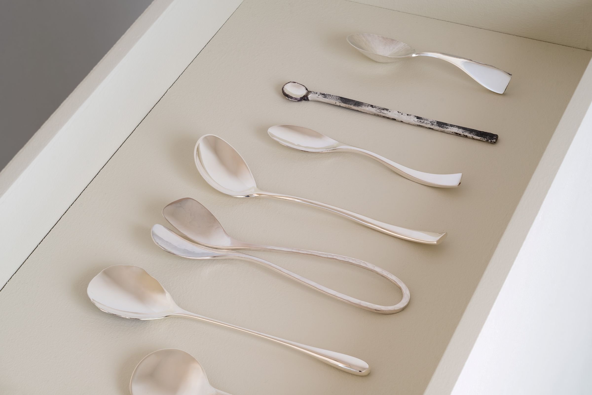 Lone Løvschal “Fluktuerende skeer” Sterling sølv