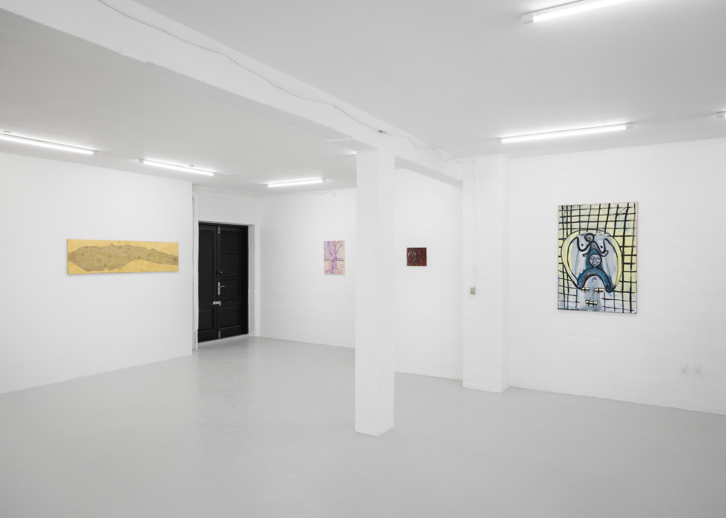 RAIN SOUNDS COVER THE NARROW ROOM AMBIENCE LYING IN ATTIC AND LISTENING TO RAIN FALLING ON ROOF. på Lifestyle. Installation view. Foto: Malle Madsen