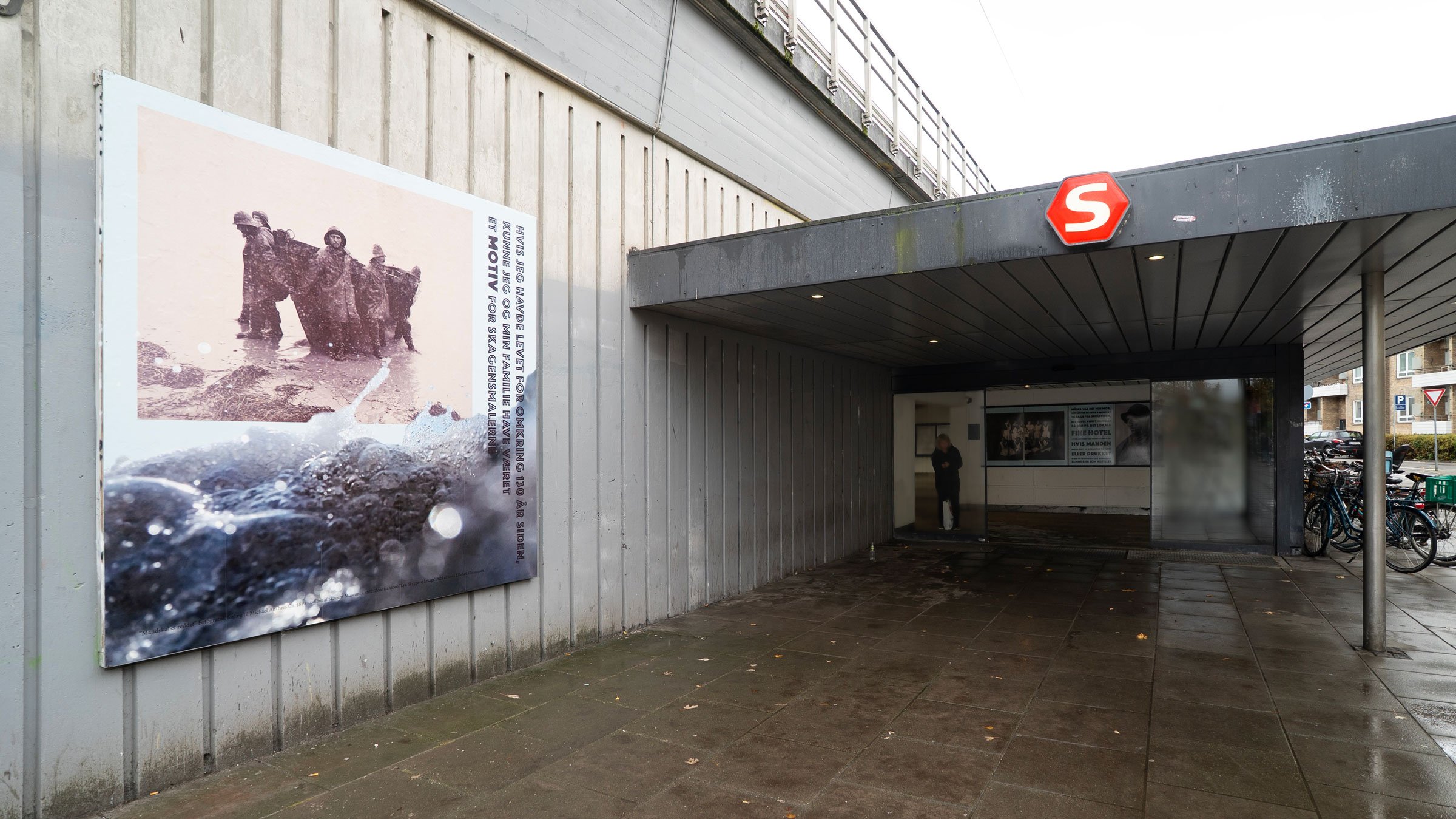 View af Billboard <i>Lys, skygge og lækage</i>