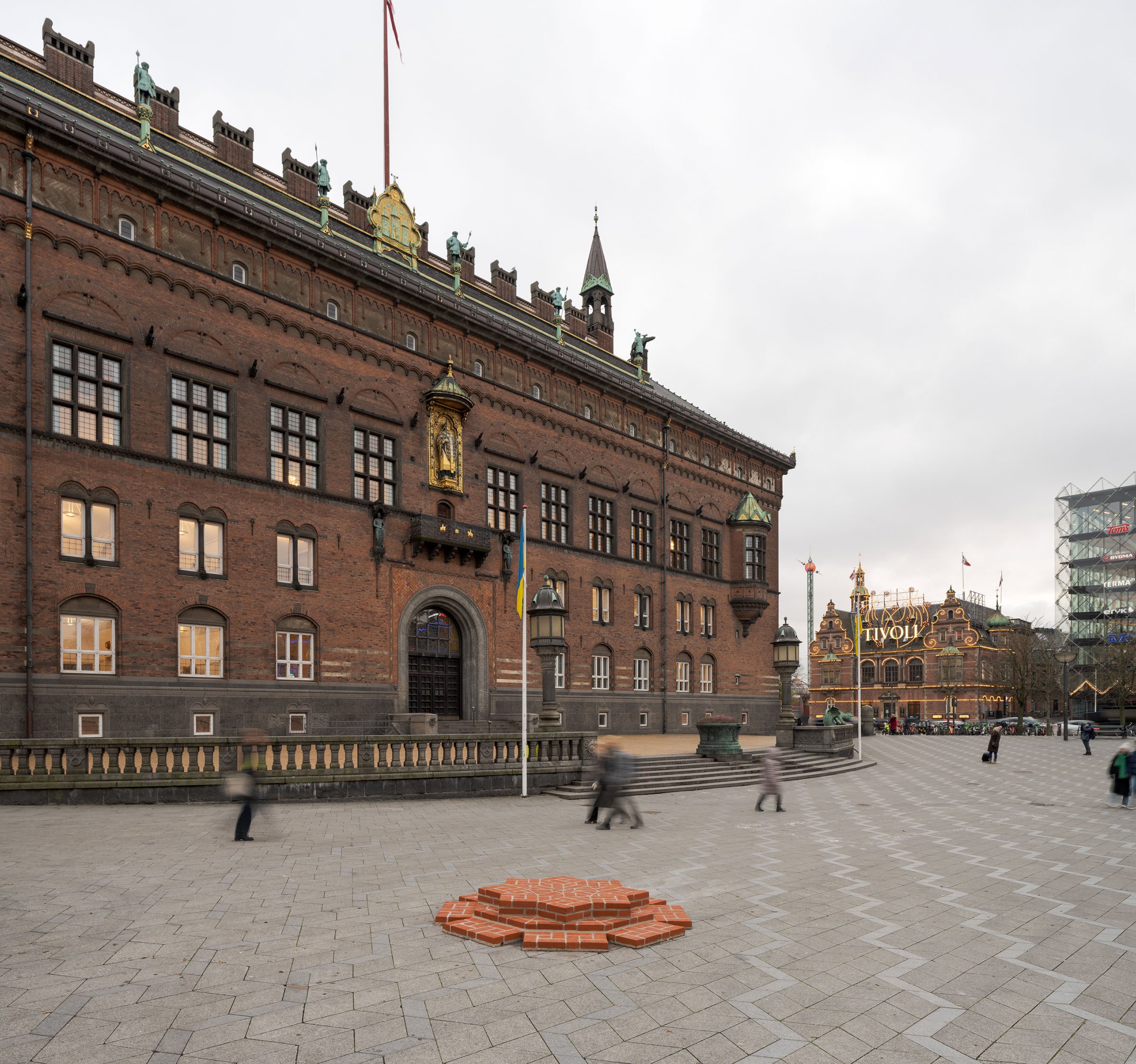 View fra udstillingen <i>Ornaments of the Silenced</i> af Lina Hashim. Foto: David Stjernholm.