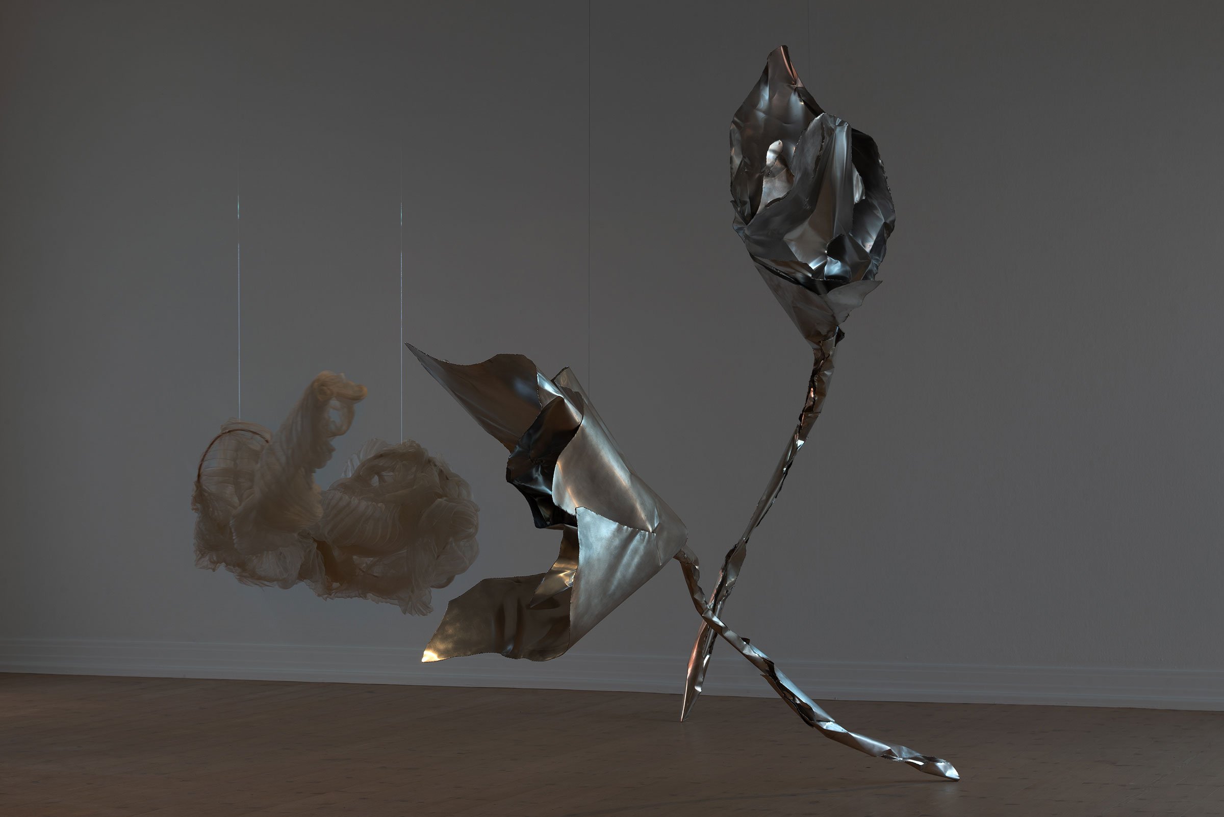 View fra udstillingen <i>Searching Through the Dark and the Light</i>. Foto: Jacob Friis Holm Nielsen.