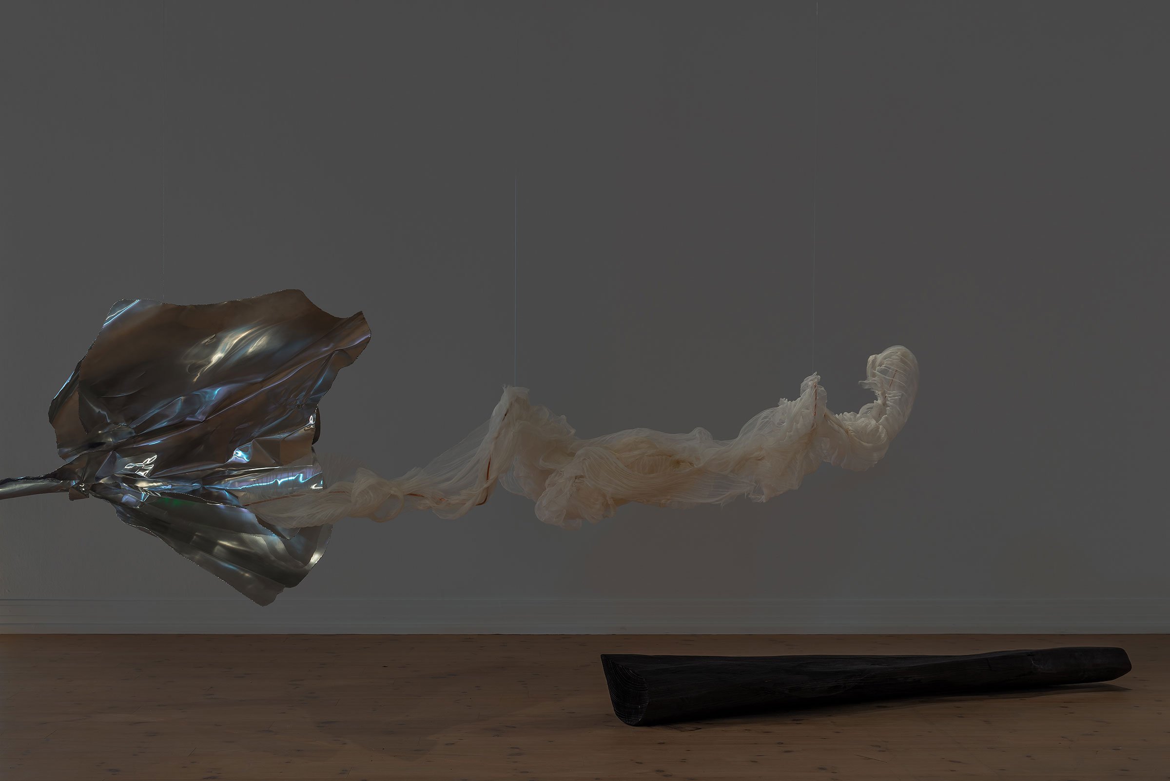 View fra udstillingen <i>Searching Through the Dark and the Light</i>. Foto: Jacob Friis Holm Nielsen.