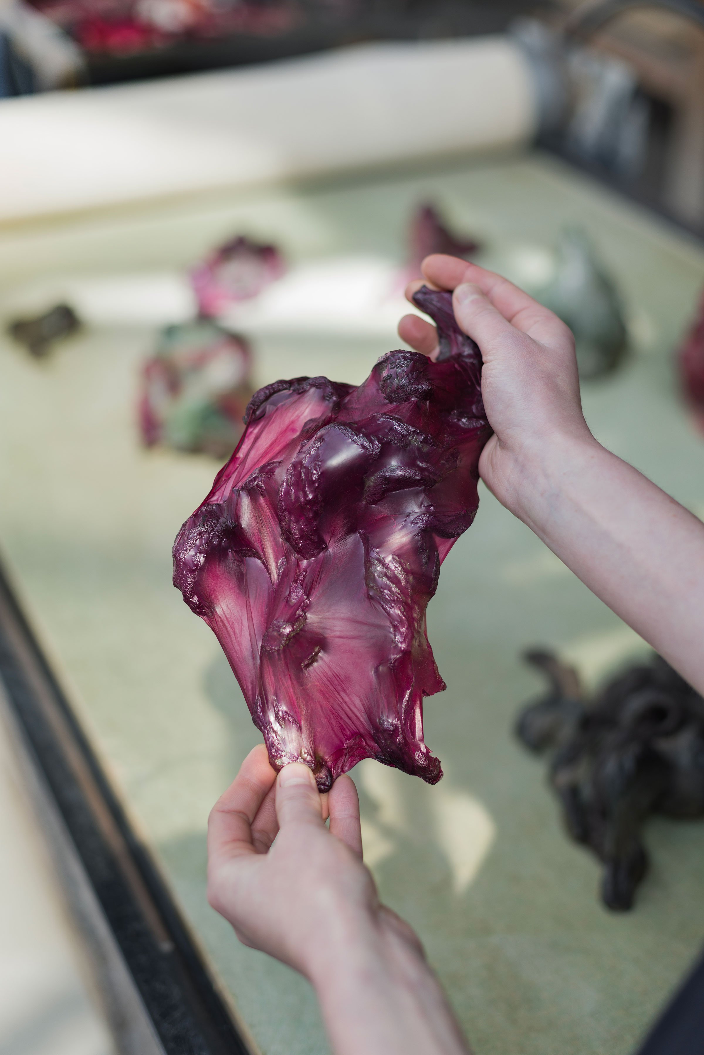 I værkstedet med Anne Søgaard Frandsen. Foto: I do art / Spinderihallerne.