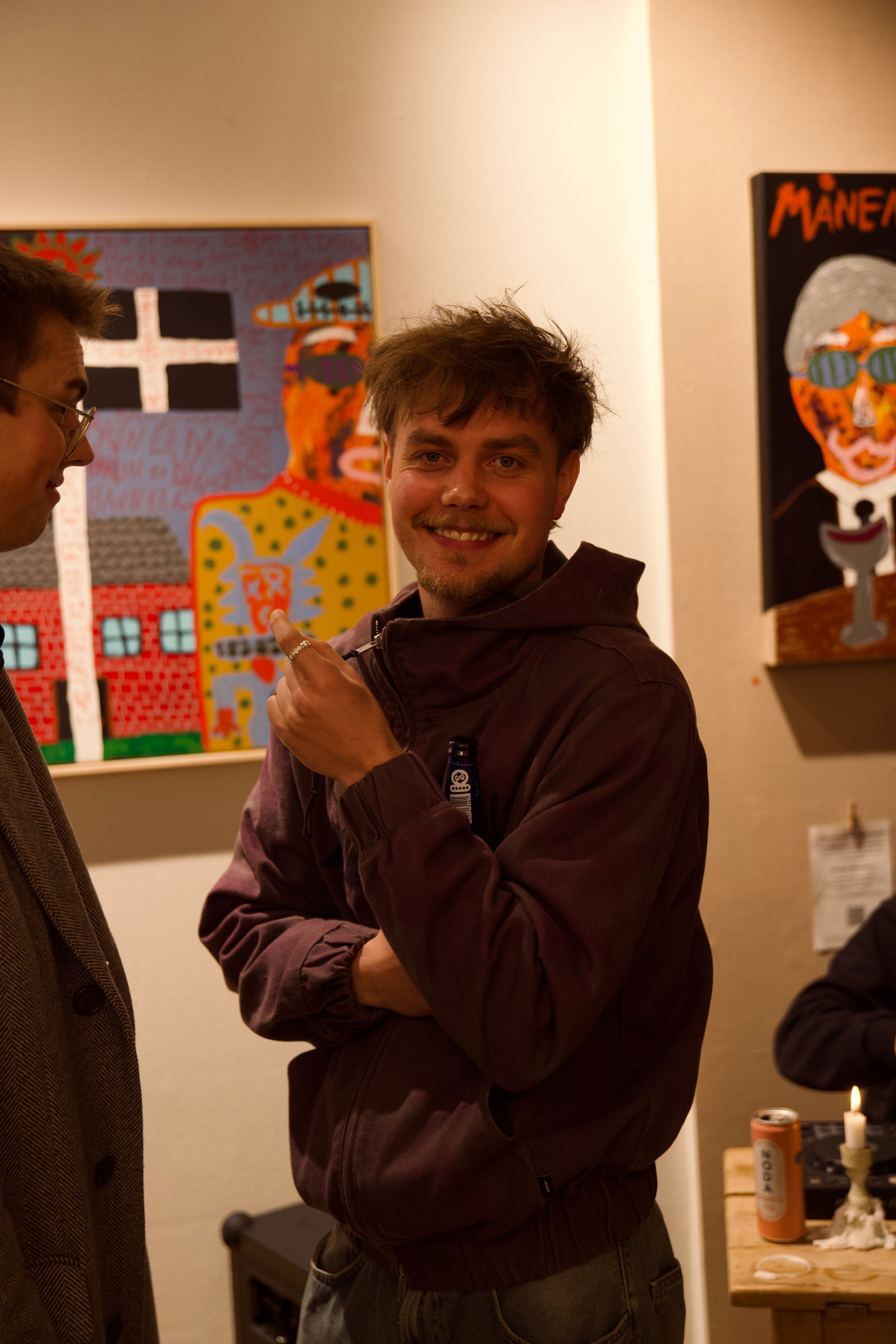 Fra udstillingsåbningen af Haidar Ansari og T.Ankers  <i>GUD BEVARE DE GRIMME BØRN</i>. Foto: Josephine Celine.