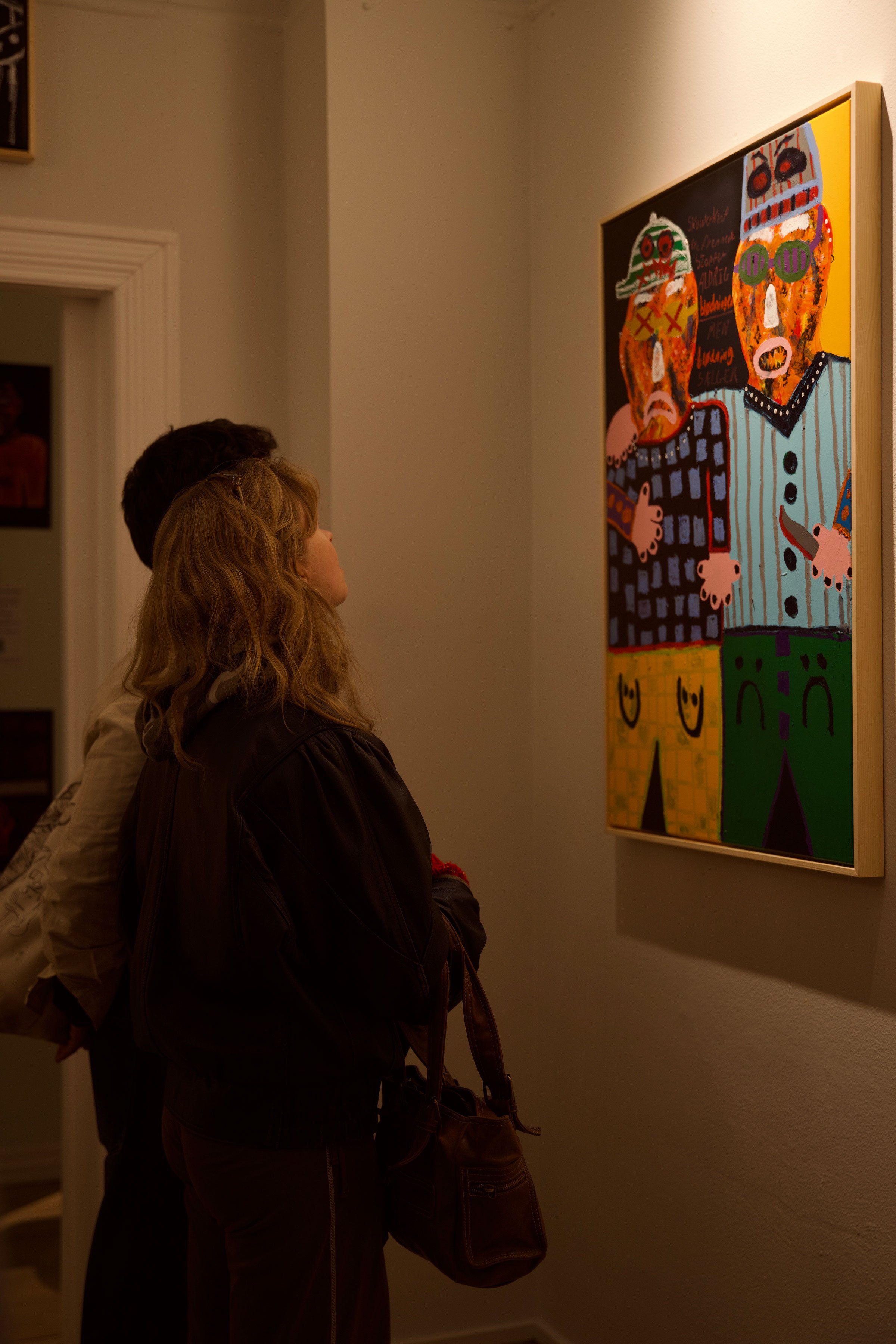 Fra udstillingsåbningen af Haidar Ansari og T.Ankers  <i>GUD BEVARE DE GRIMME BØRN</i>. Foto: Josephine Celine.