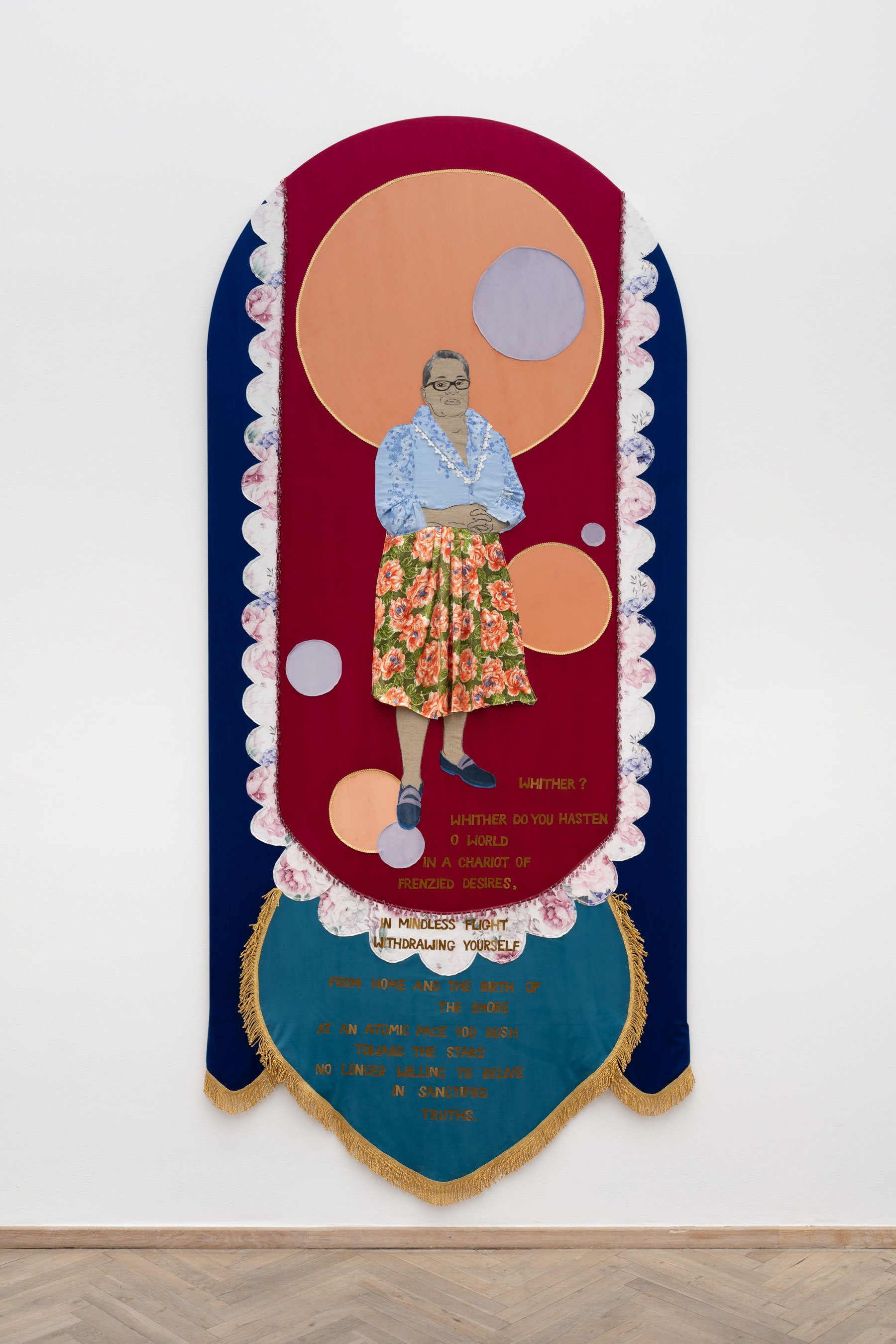 View fra udstillingen <i>Pani, so tradeł / Water that Wanders</i> af Małgorzata Mirga-Tas. Foto: David Stjernholm.