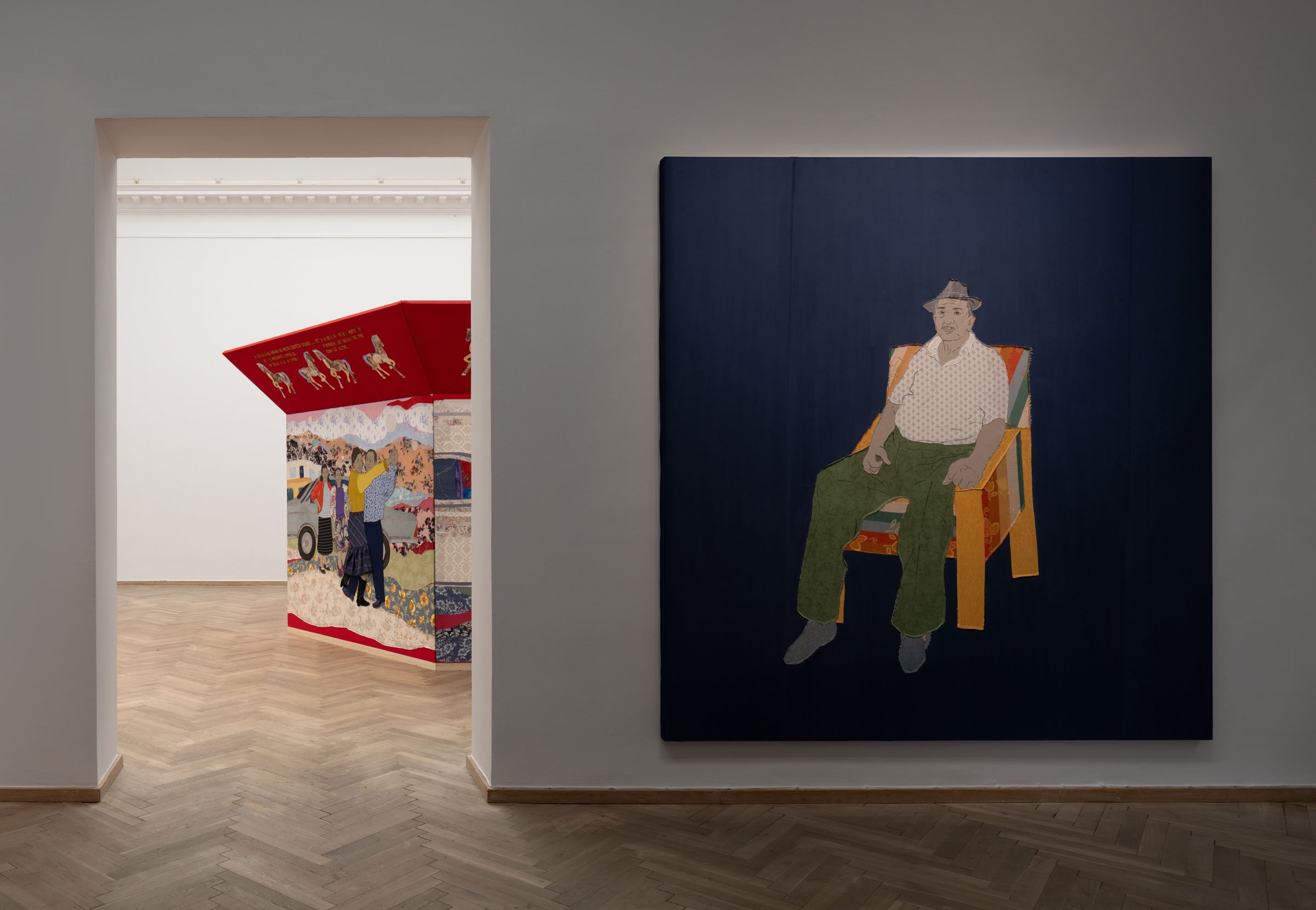 View fra udstillingen <i>Pani, so tradeł / Water that Wanders</i> af Małgorzata Mirga-Tas. Foto: David Stjernholm.