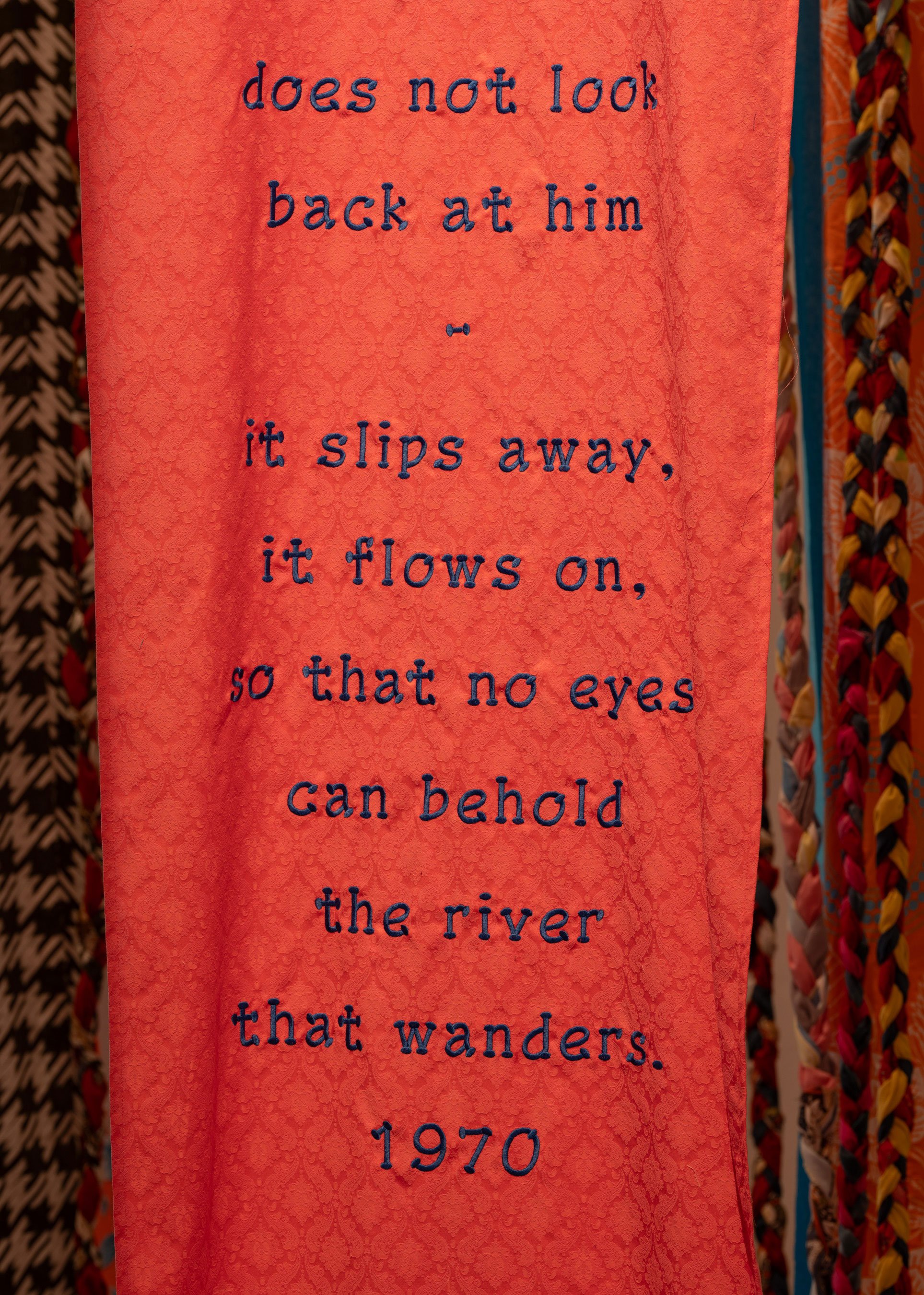 View fra udstillingen <i>Pani, so tradeł / Water that Wanders</i> af Małgorzata Mirga-Tas. Foto: David Stjernholm.