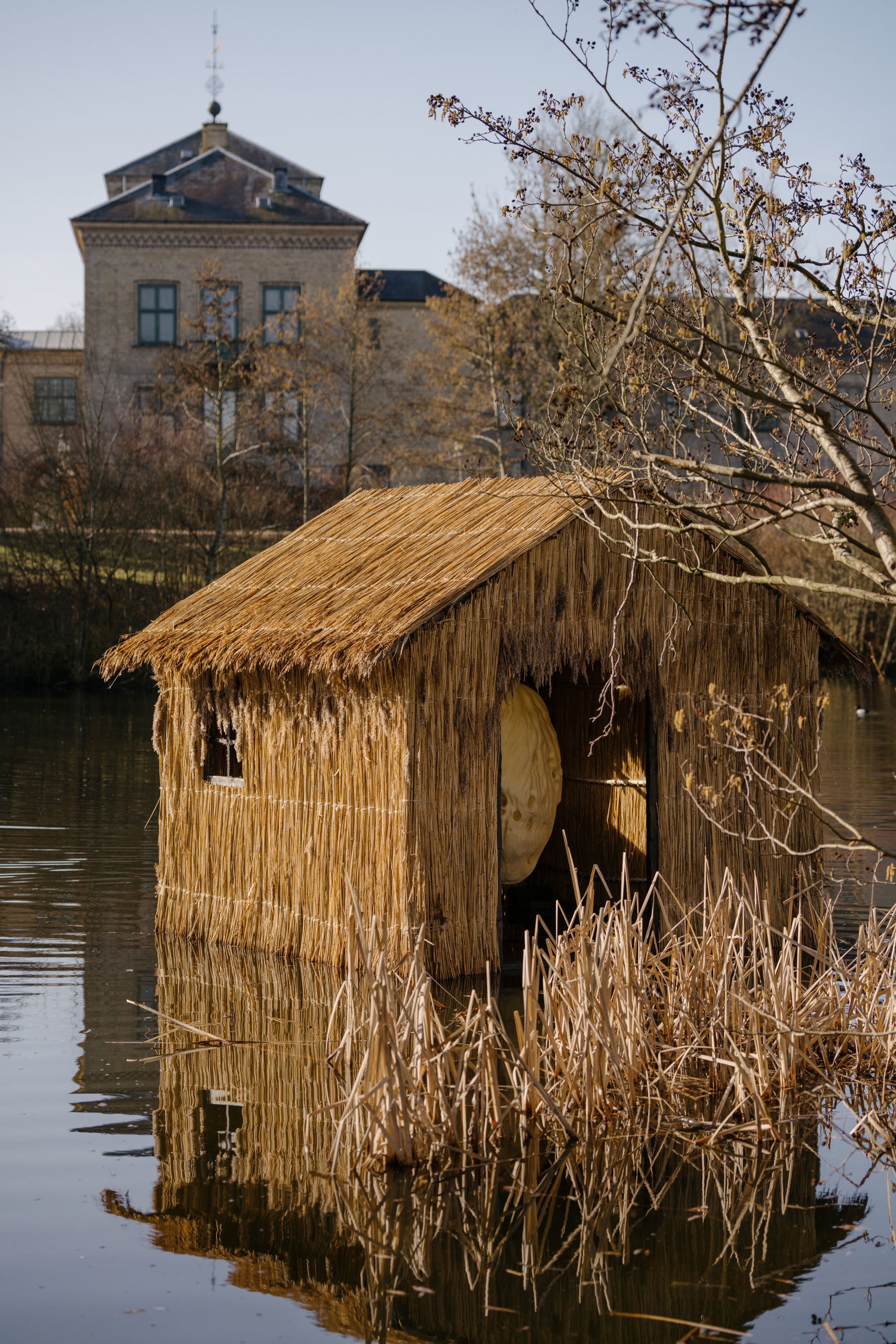 Puppen i sivhuset. Olivia Rode Hvass: She listens but she can’t speak, 2026. Foto: David Stjernholm