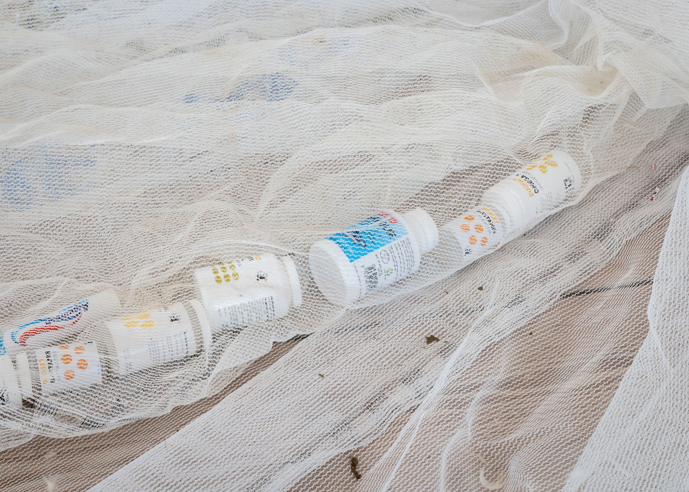 Installationsview fra udstillingen af Jason Dodge og Elena Narbutaitė. Foto: Malle Madsen.