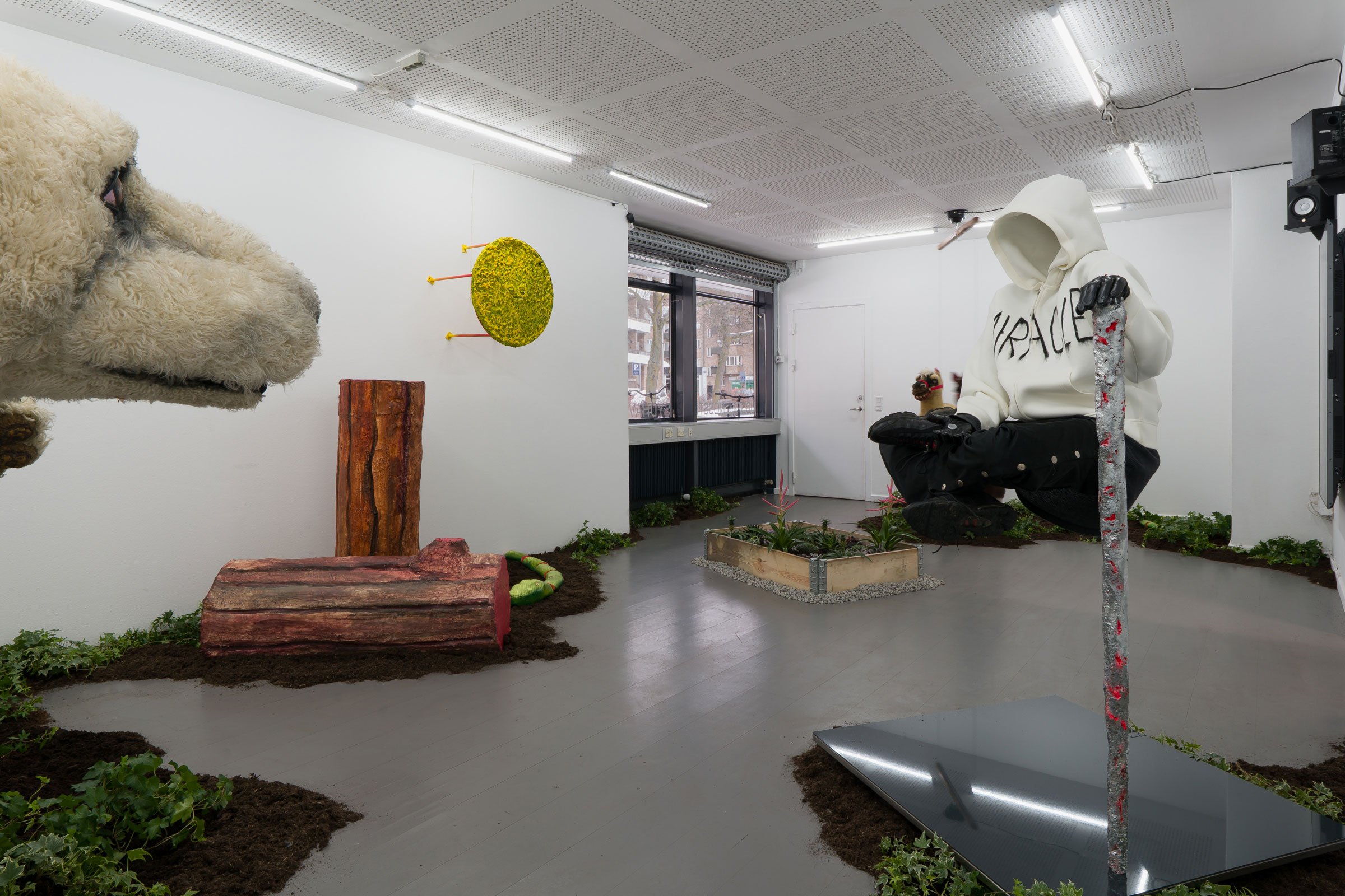 Installationsview fra <i>Rovdyrenes tid</i>. Foto: Pernille Emilia Kjær.