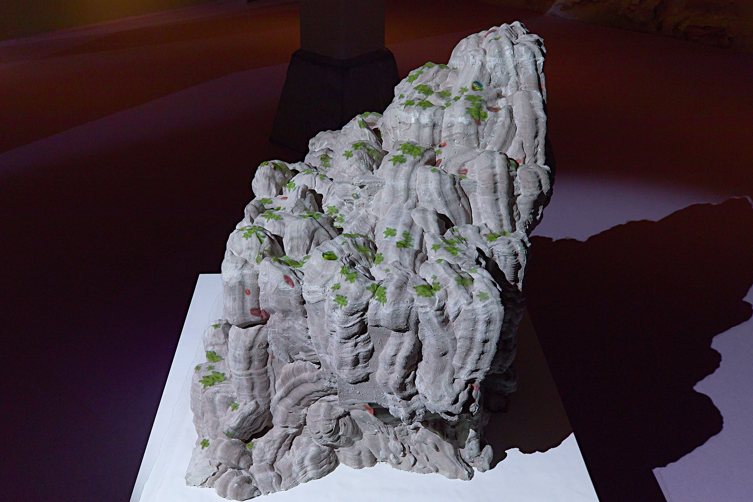 Egill Sæbjörnsson: <i>The Big Rock</i>, 2025. Foto: Chris Calmer.
