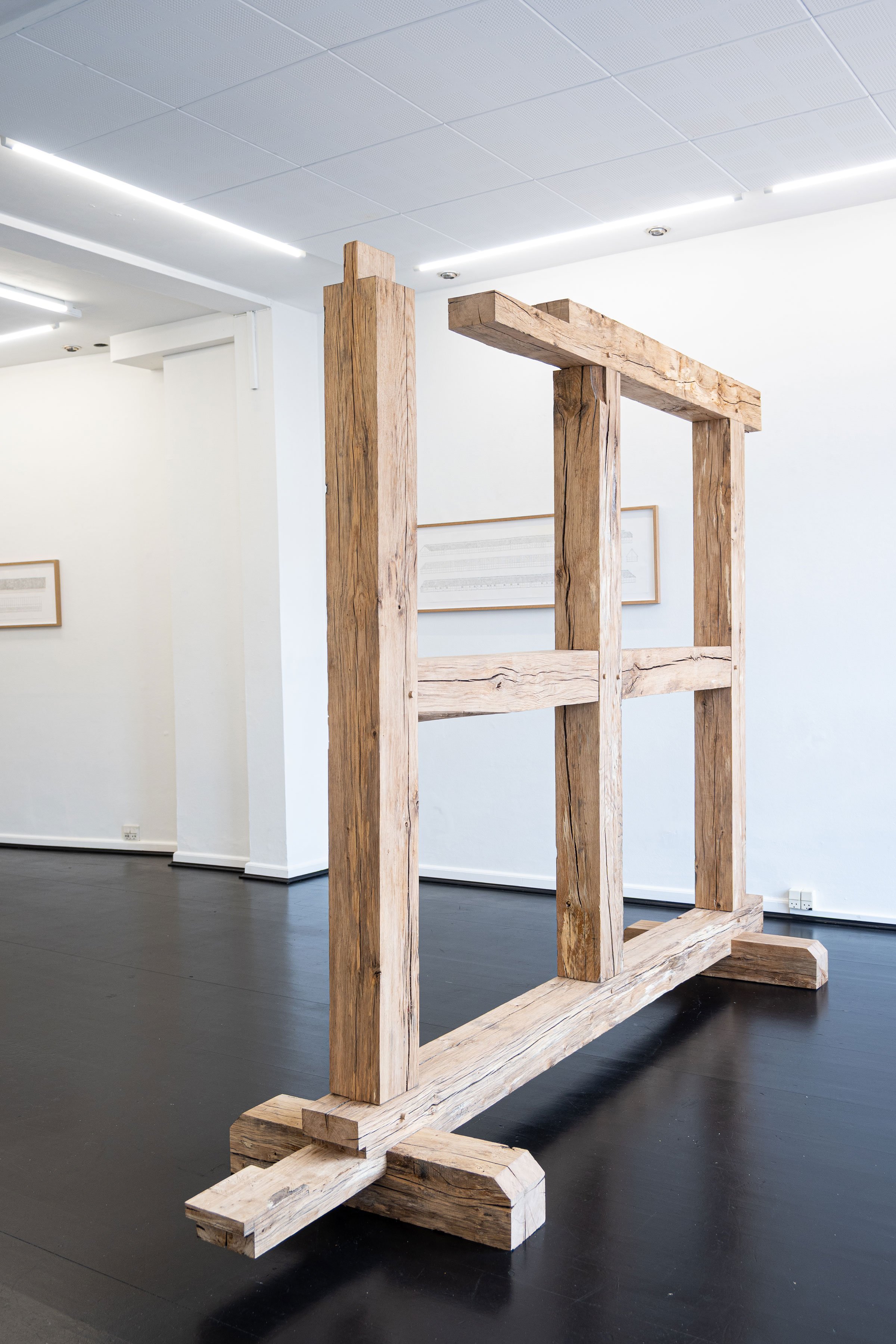 View fra udstillingen <i>Cabin Fever</i> af Malte Frej Linnebjerg. Foto: Tine Oksbjerg Jensen.