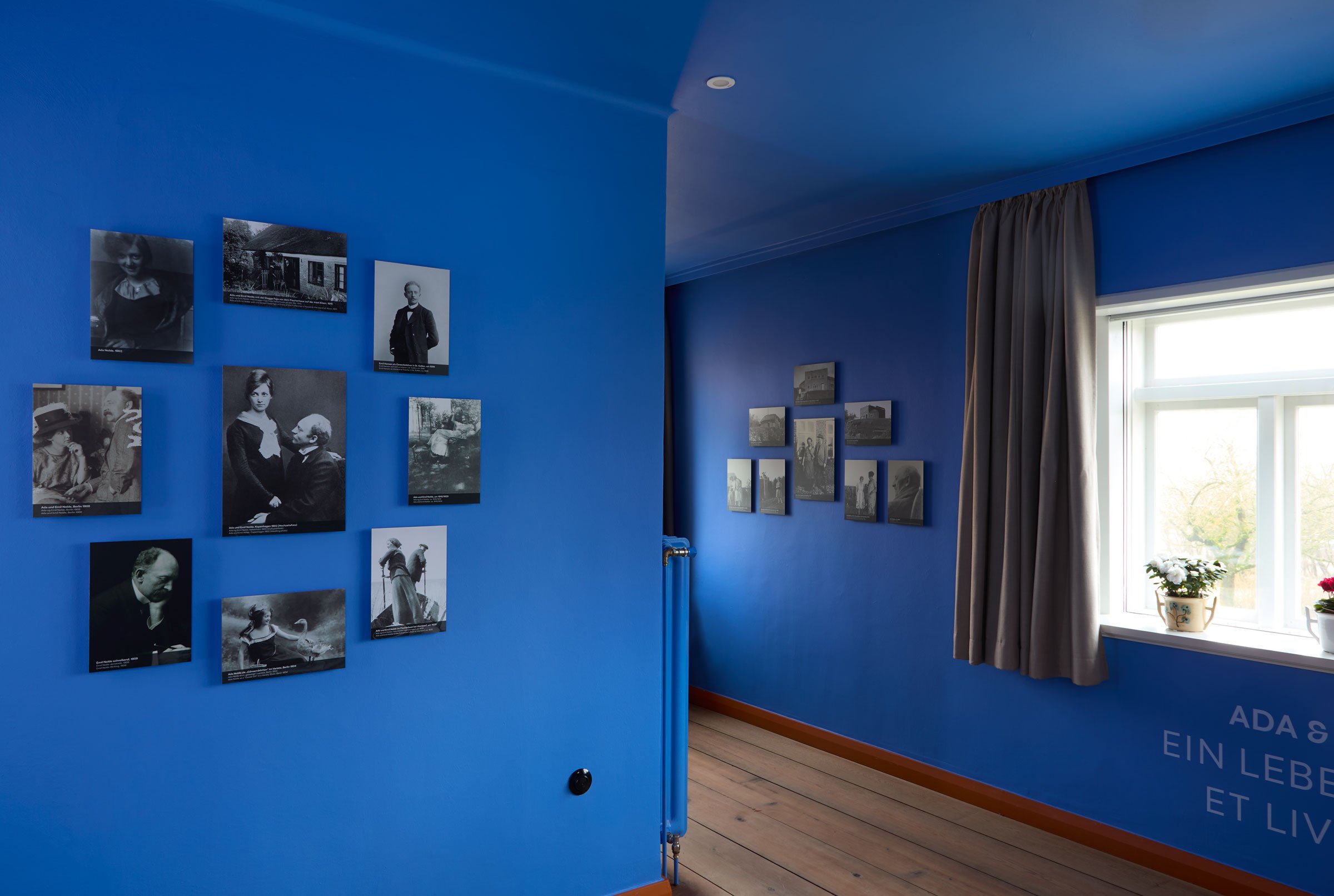 View fra udstillingen <i>Forbindelser mellem mennesker, natur og kunst</i>. Foto: D. Dunkelberg, © Nolde Stiftung Seebüll.