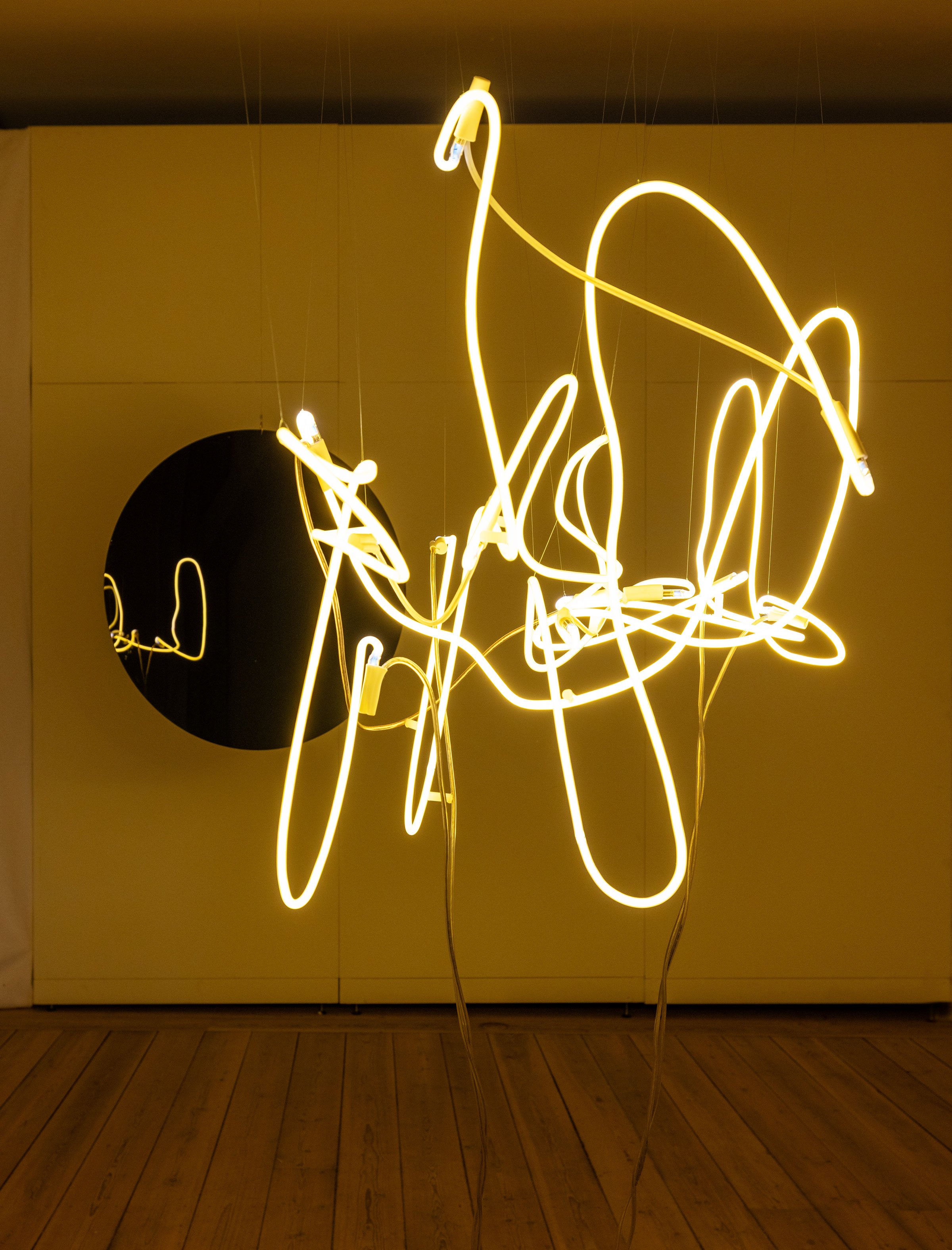 Kirstine Roepstorff: <i>The Sun Is Never Silent/i>. Fra udstillingen <i>EFTERGLØD. Samtaler om lys/i>, Rundetaarn, 2026. Foto: Johan Rosenmunthe</i></i>